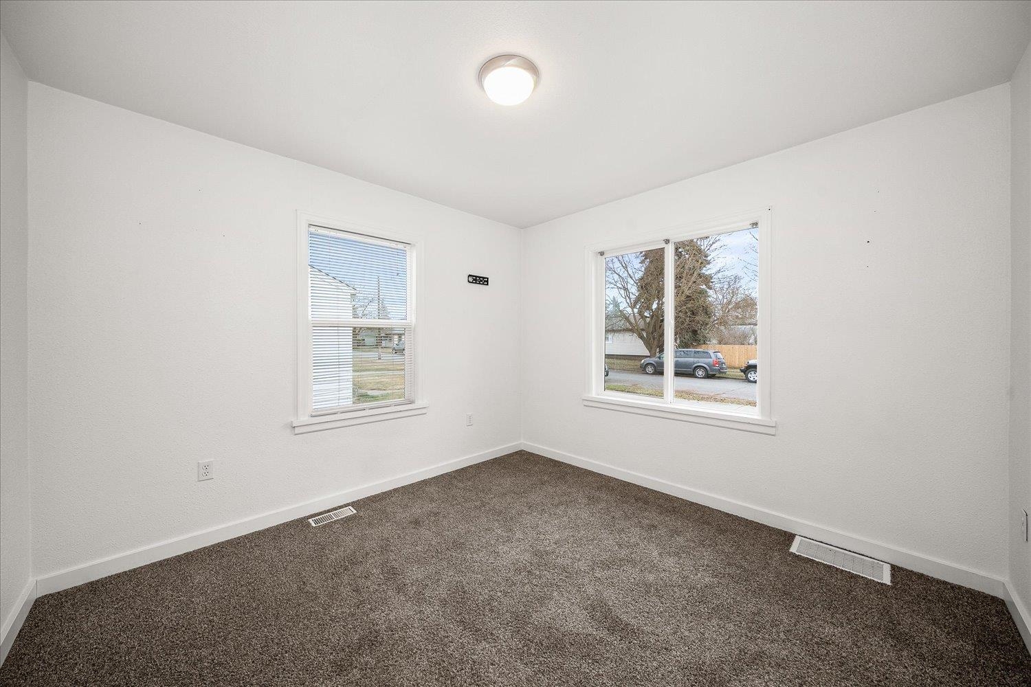 517 E Courtland Ave - Photo 14