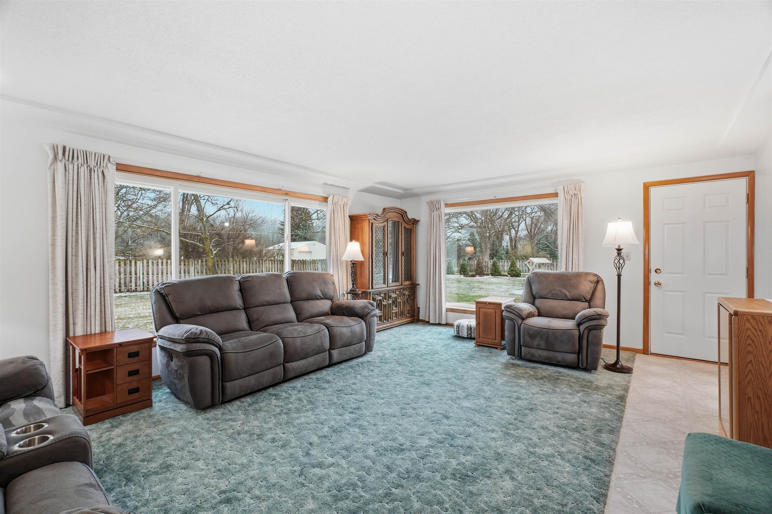 15220 E 36th Ave - Photo 3