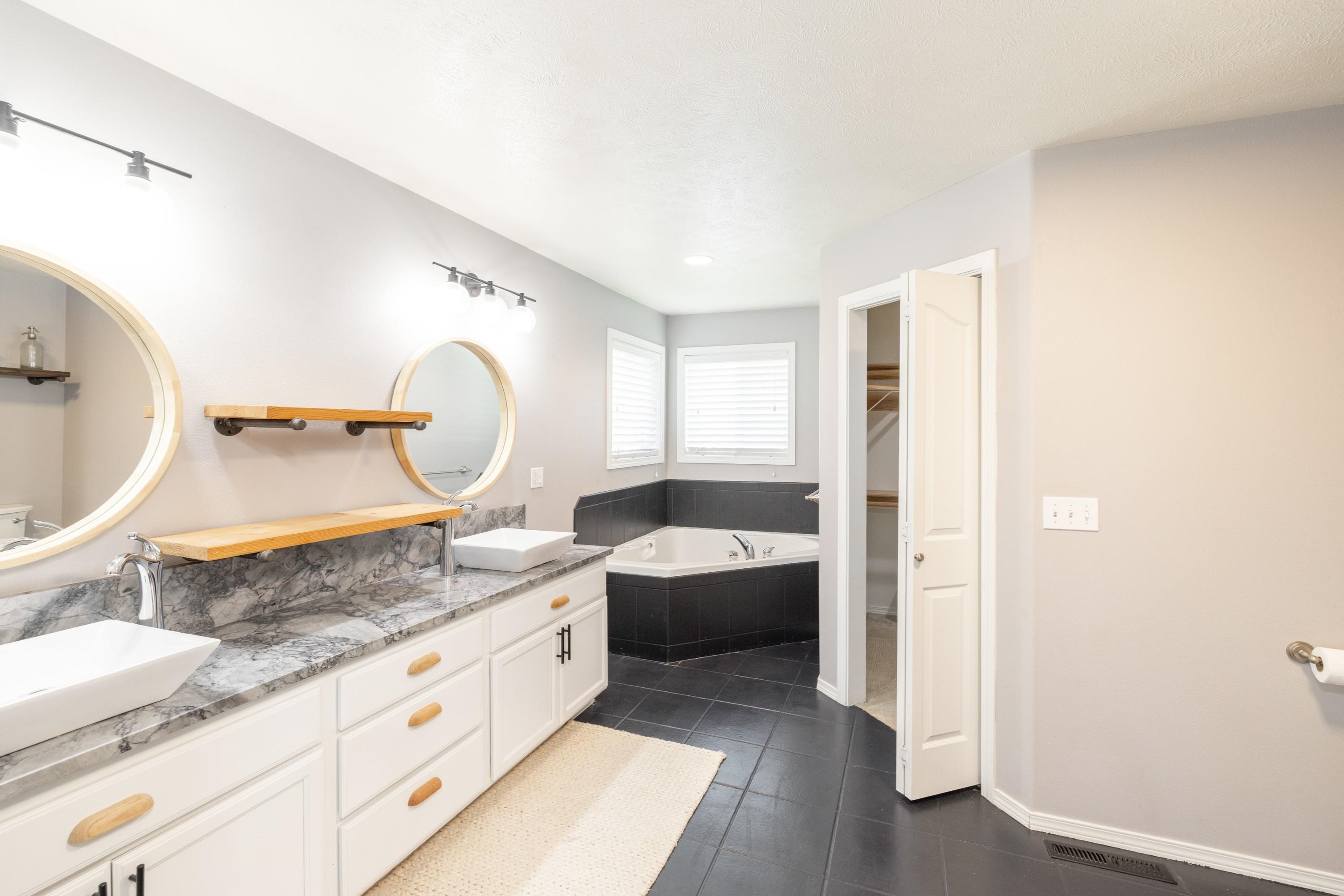 5606 W Newbury Dr - Photo 21