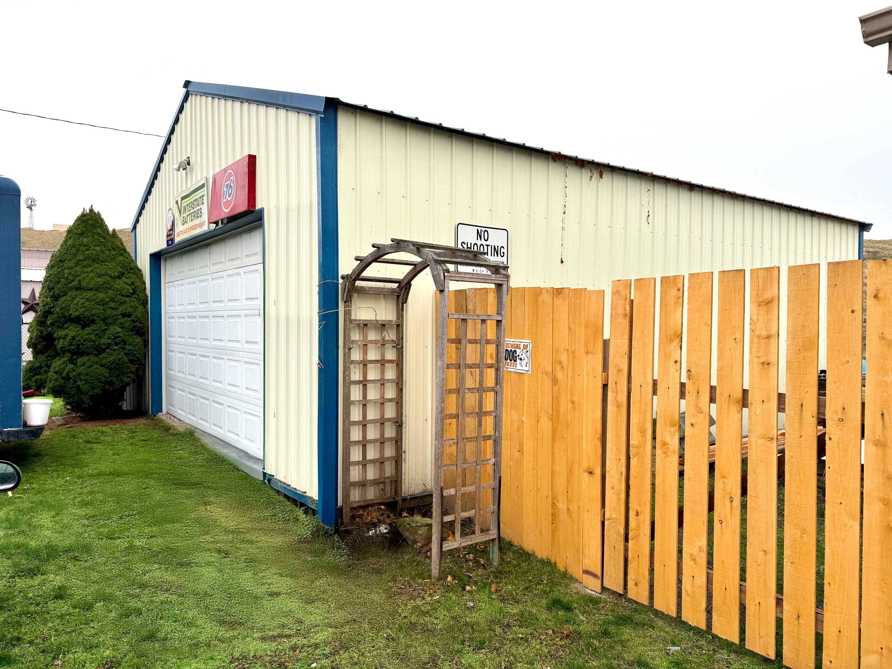 81 Morrow St - Photo 2