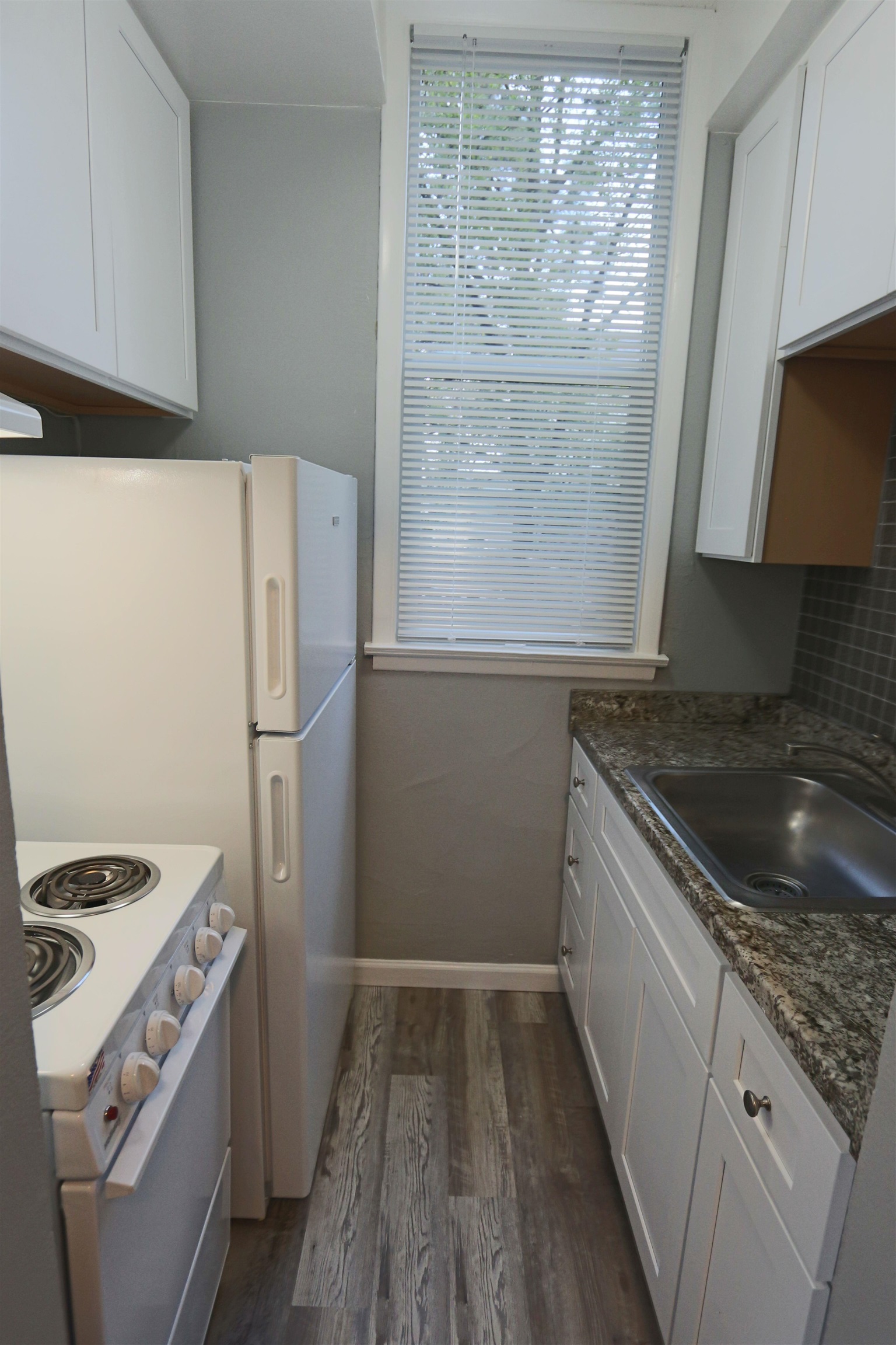 2128 W 5th Ave - Photo 16