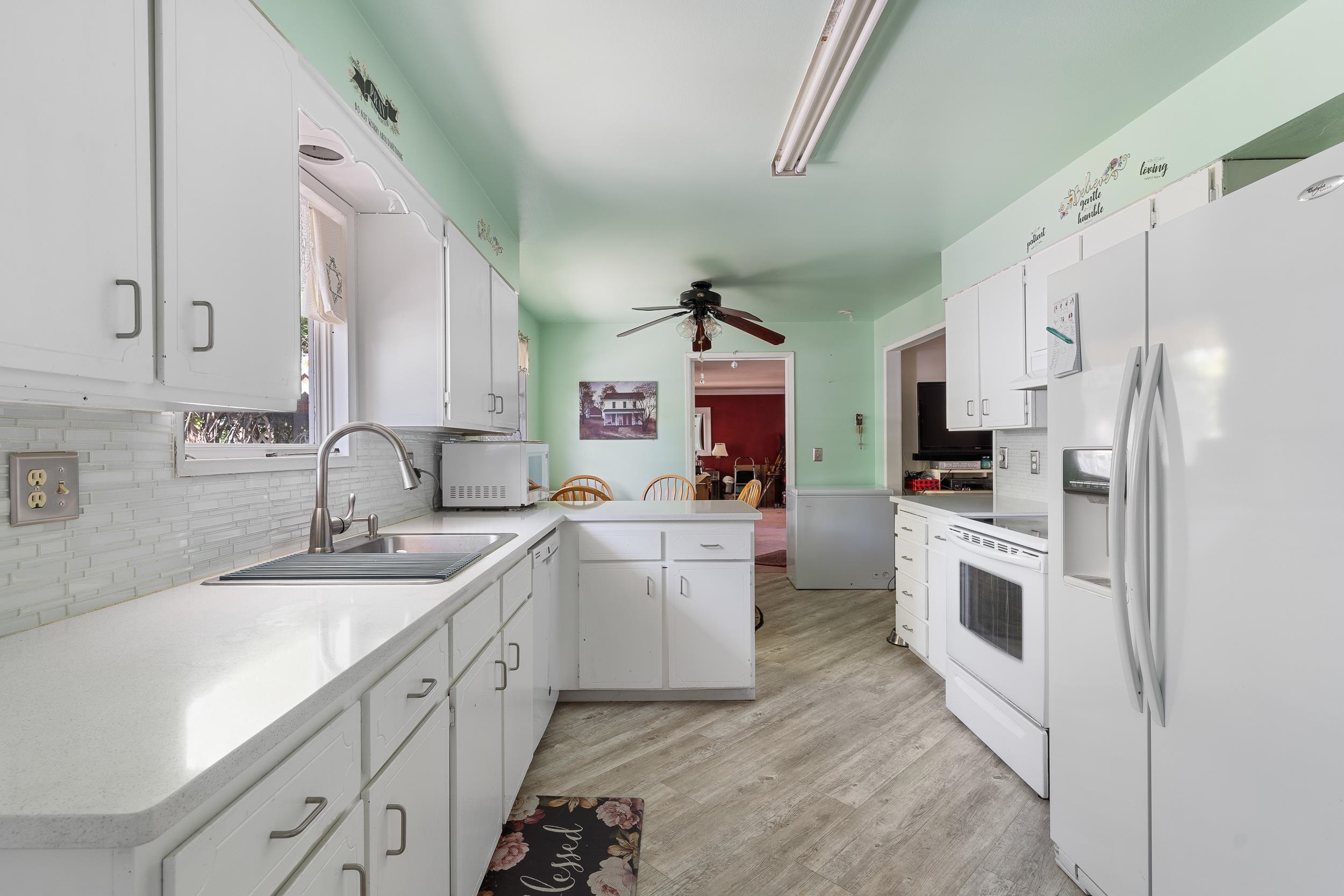13519 E 30TH Ave - Photo 6