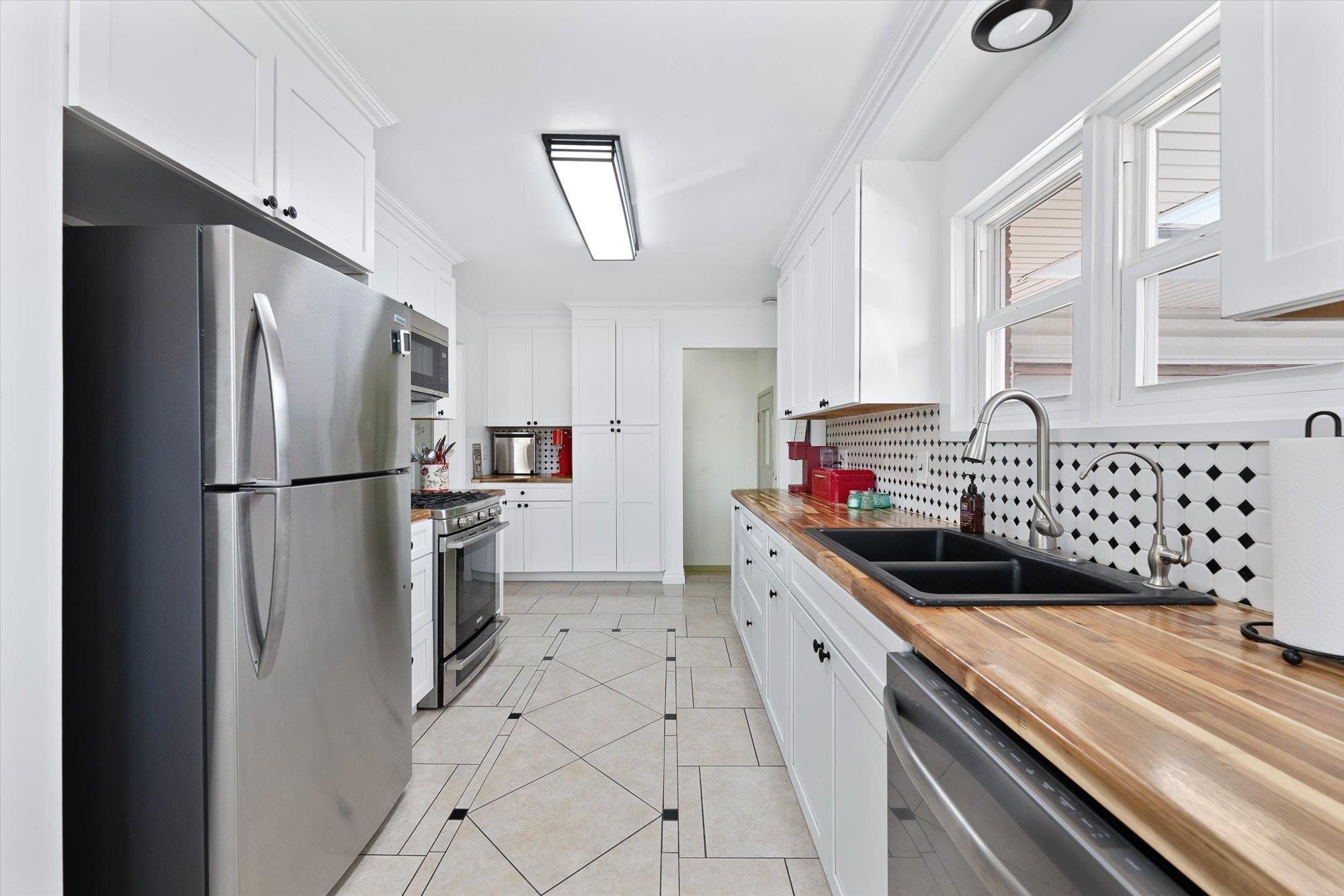 2502 N ELLA Rd - Photo 12