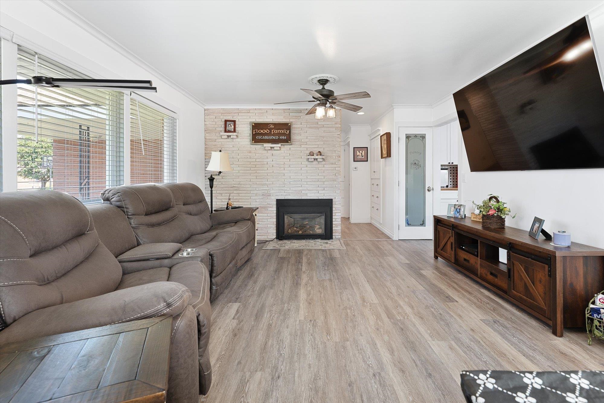 2502 N ELLA Rd - Photo 4