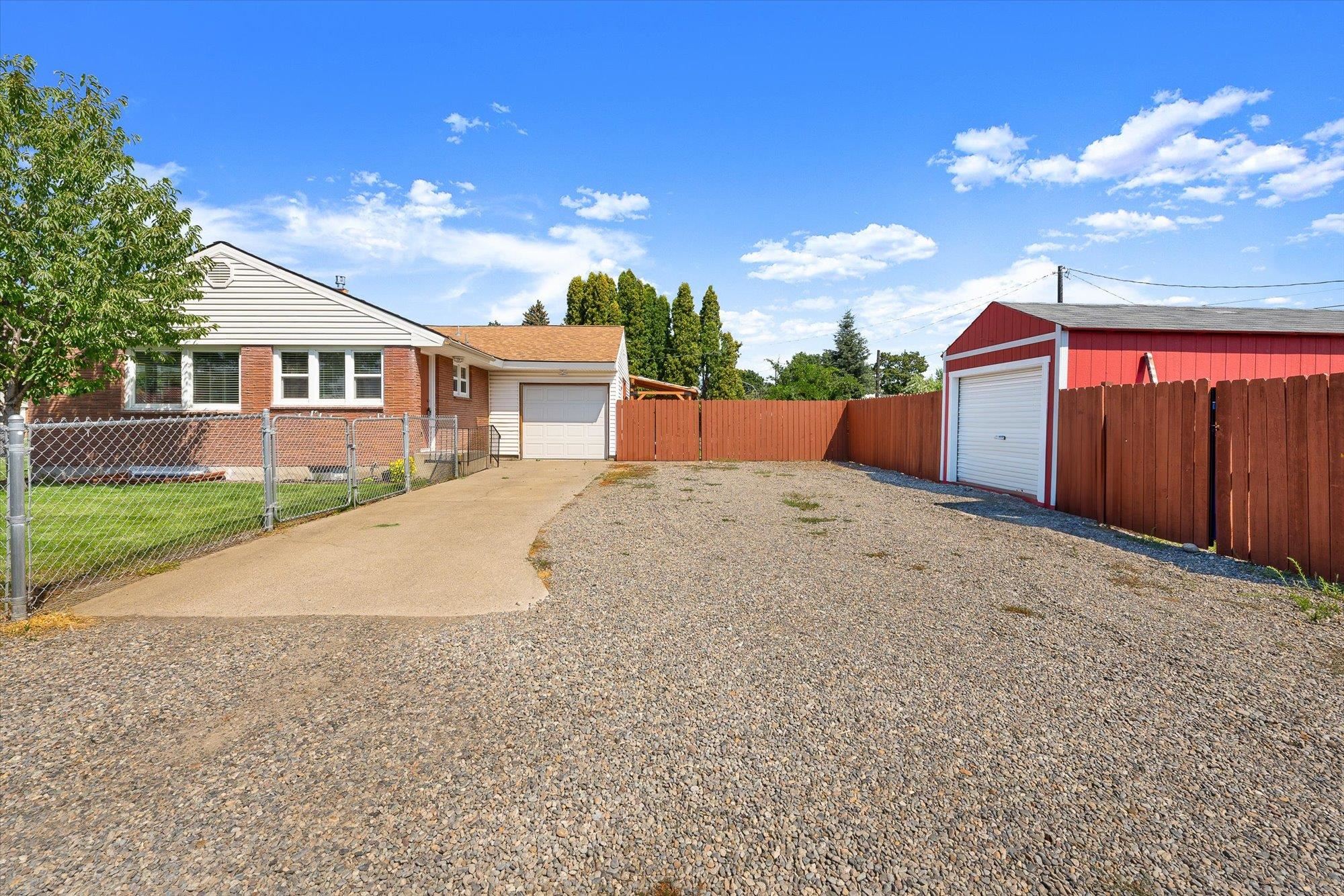 2502 N ELLA Rd - Photo 33