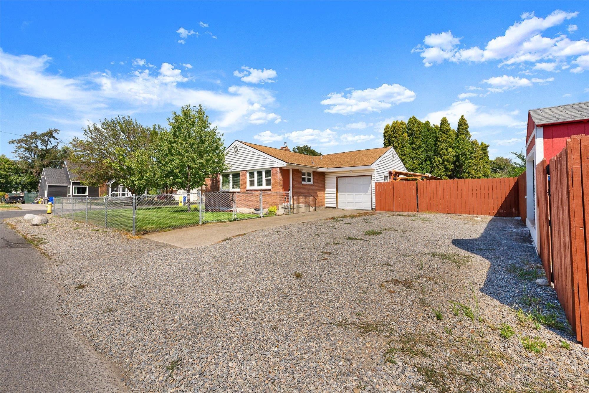 2502 N ELLA Rd - Photo 34
