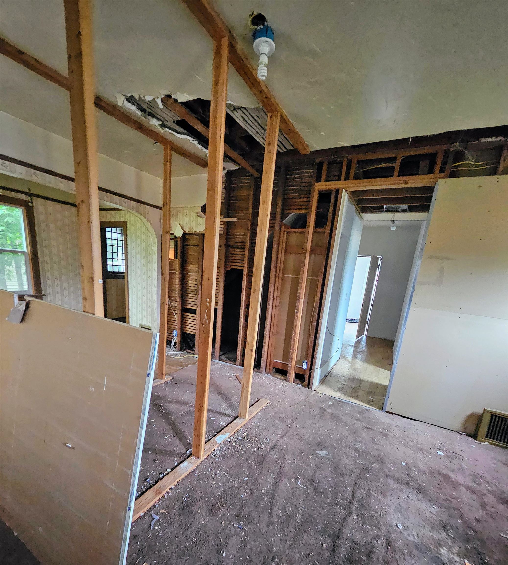 1221 E Indiana Ave - Photo 5