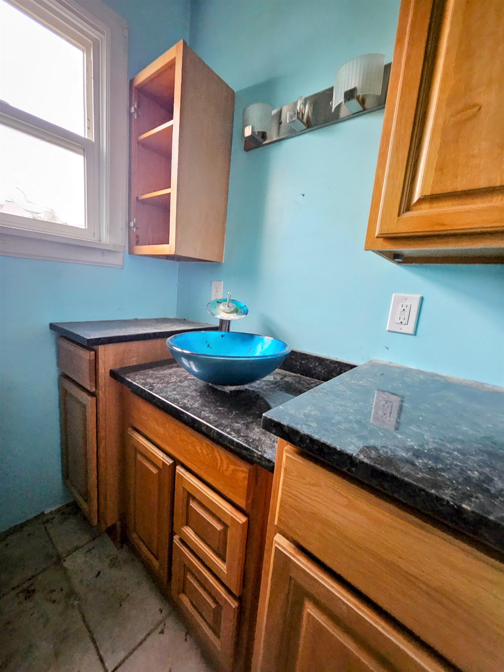 1221 E Indiana Ave - Photo 9