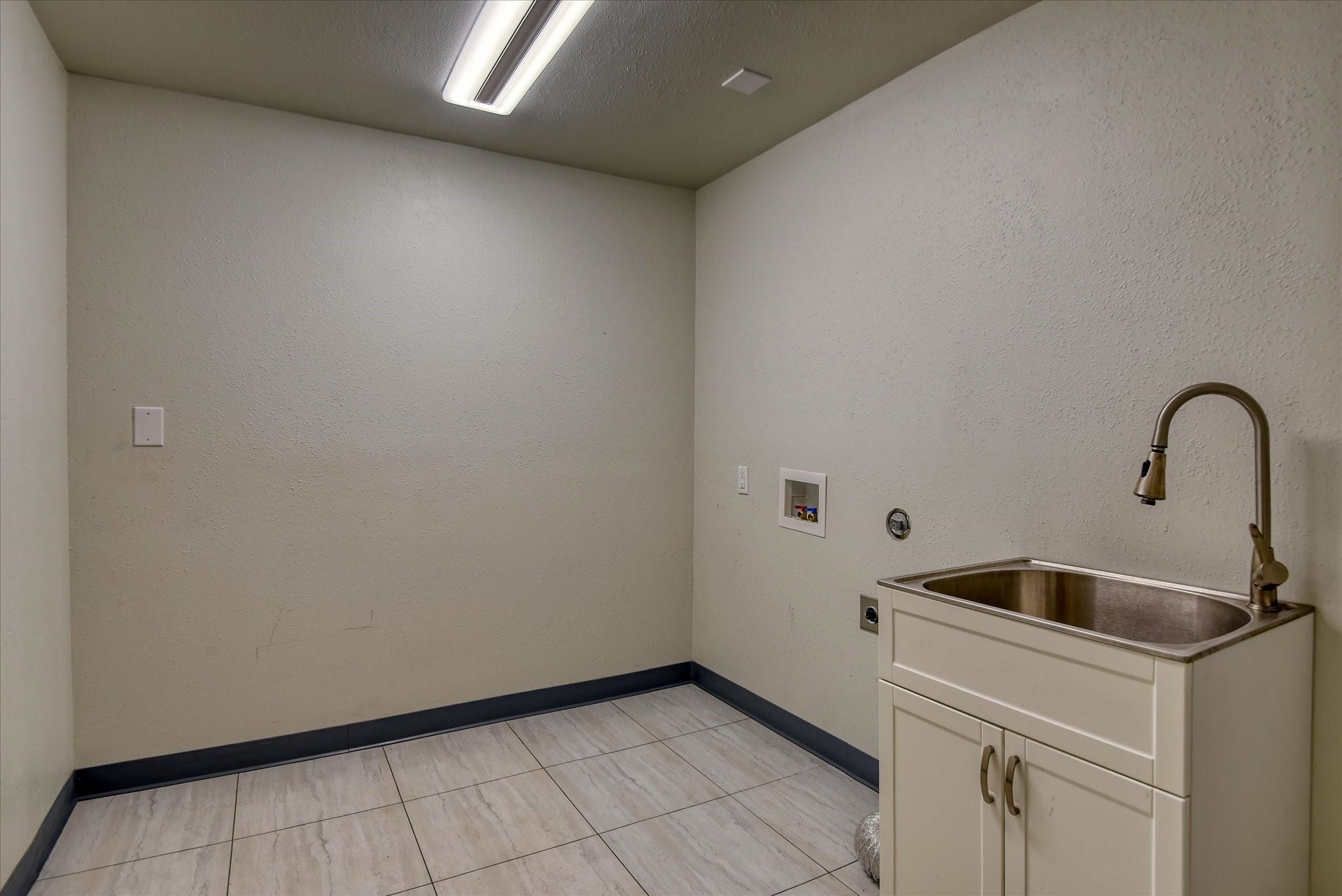 1715 S RIDGEMONT Dr - Photo 37