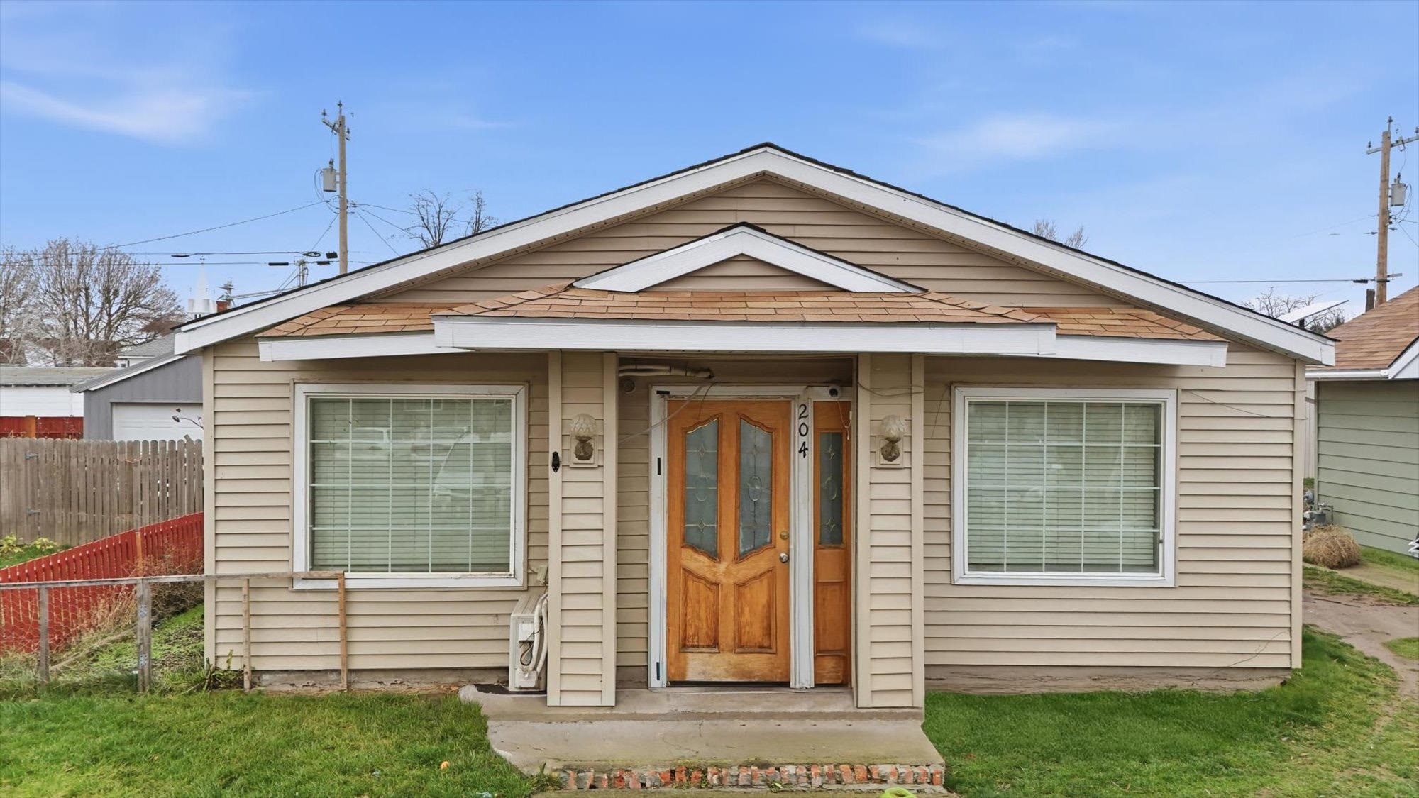 202 E Birch Ave - Photo 1