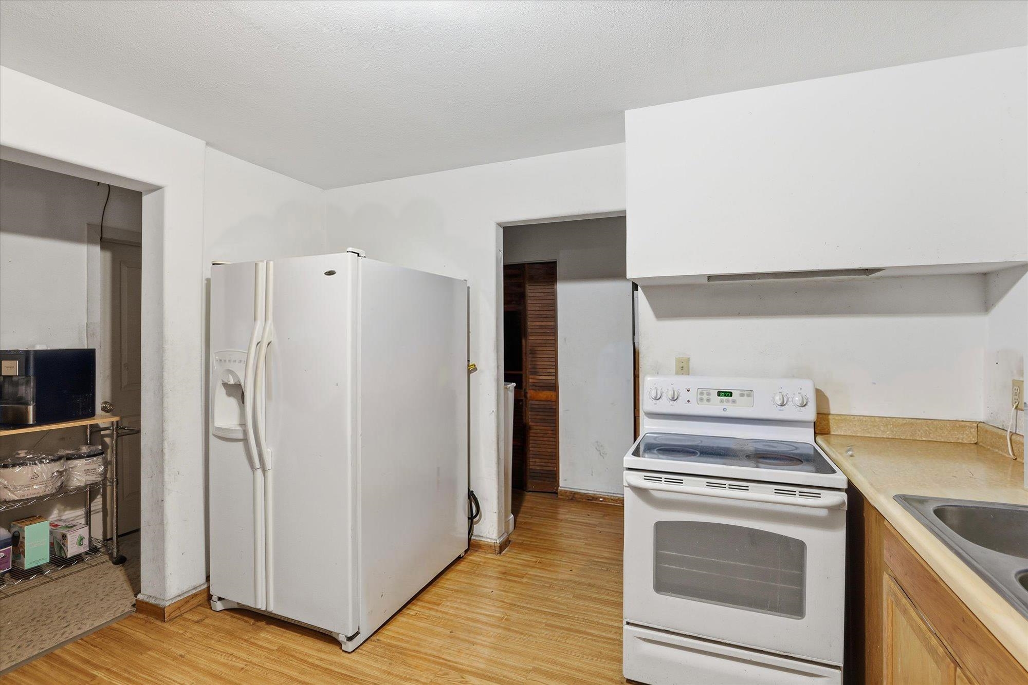 202 E Birch Ave - Photo 5