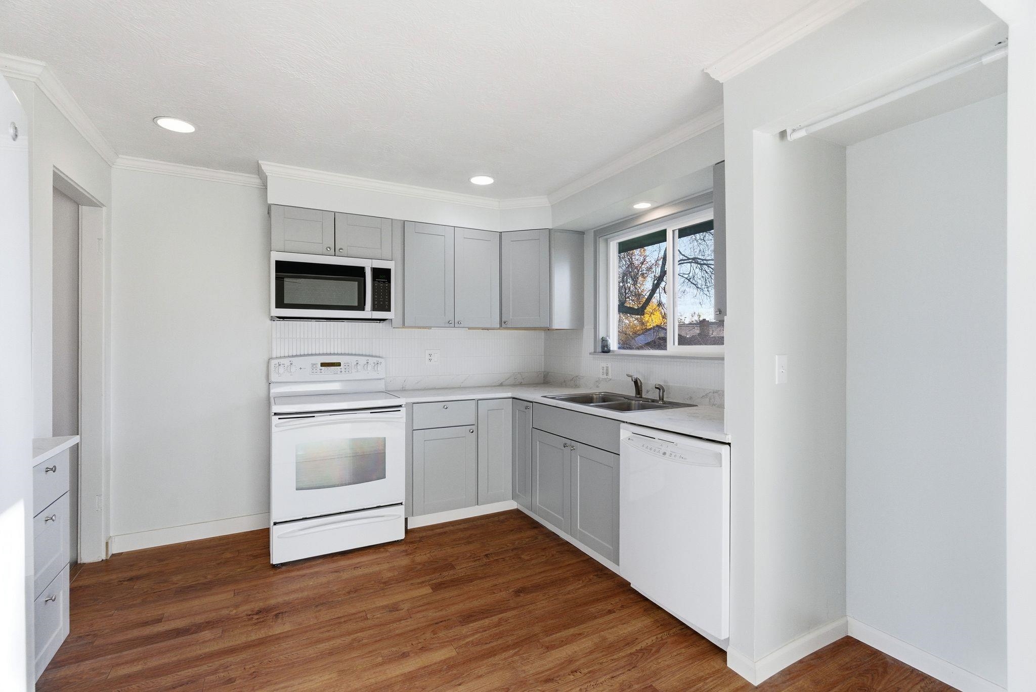 7808 E Broadway Ave - Photo 12
