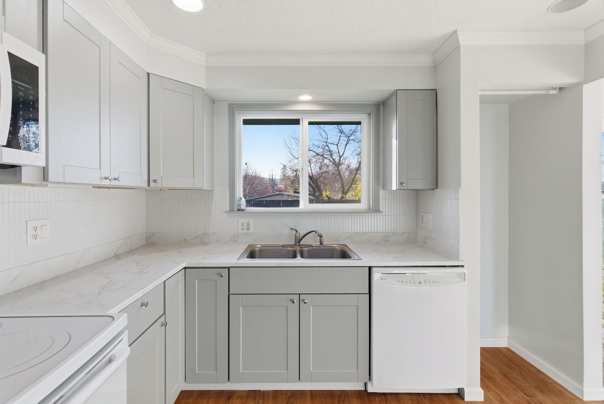 7808 E Broadway Ave - Photo 13