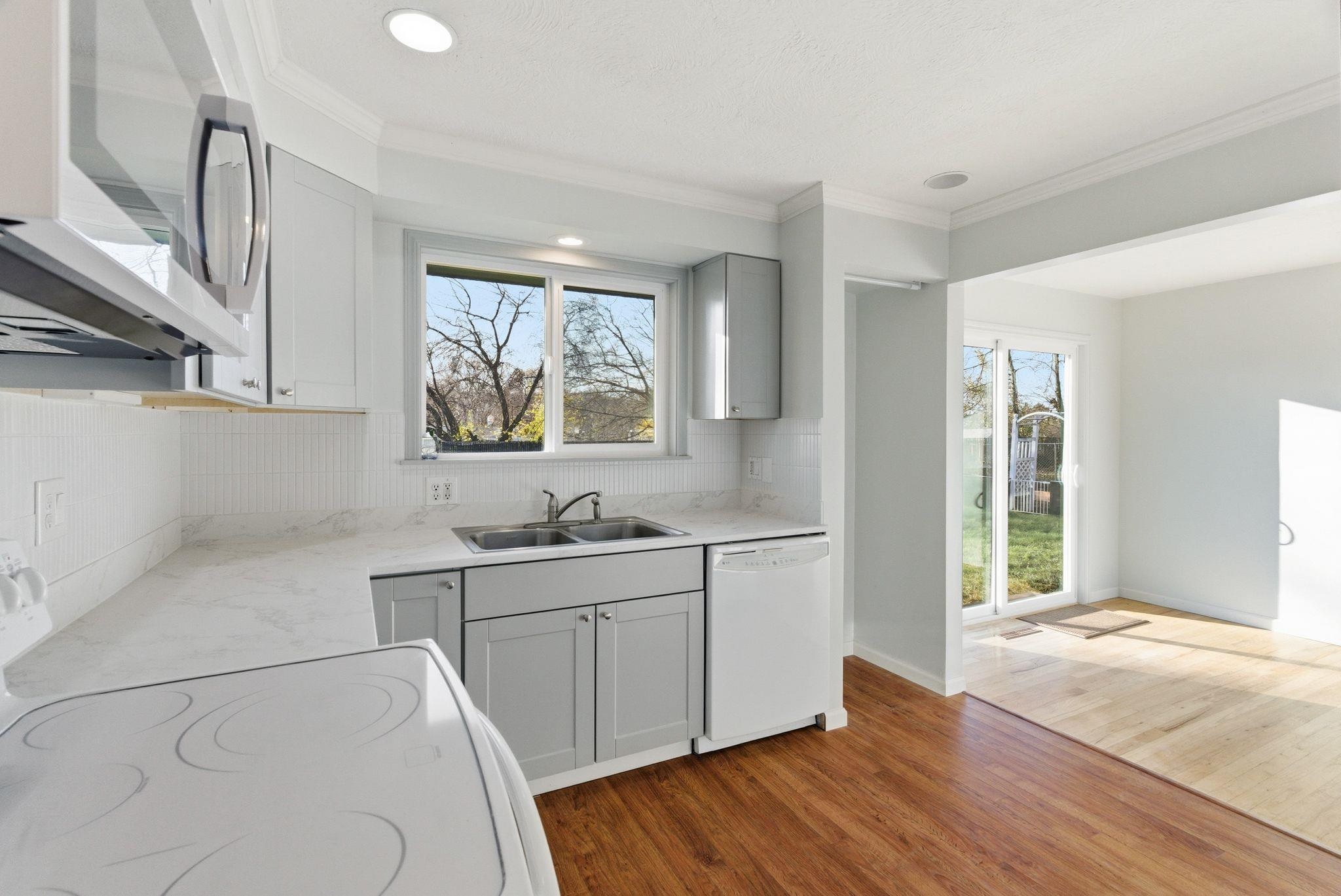 7808 E Broadway Ave - Photo 14
