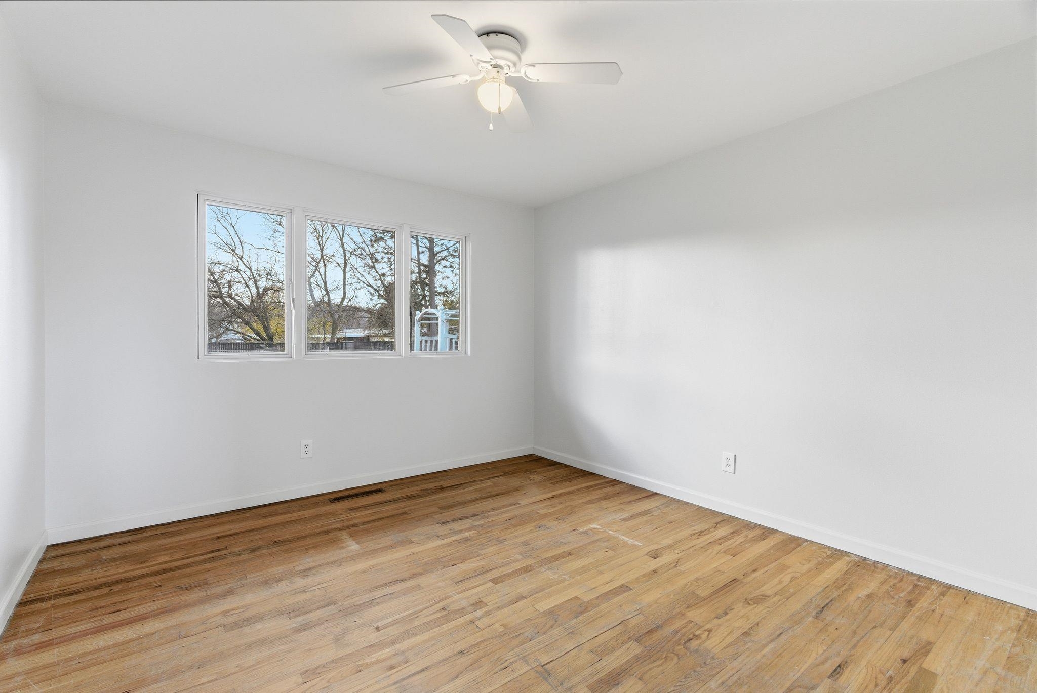 7808 E Broadway Ave - Photo 16