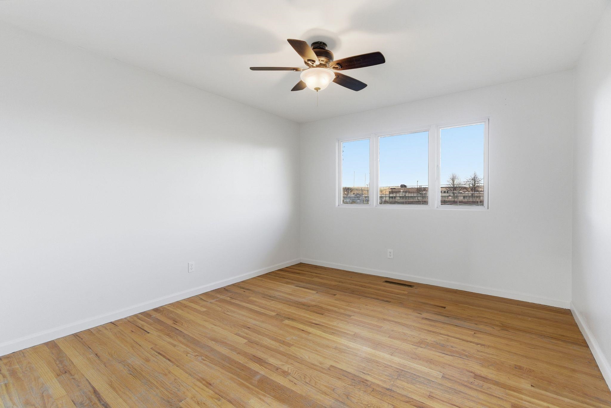 7808 E Broadway Ave - Photo 20