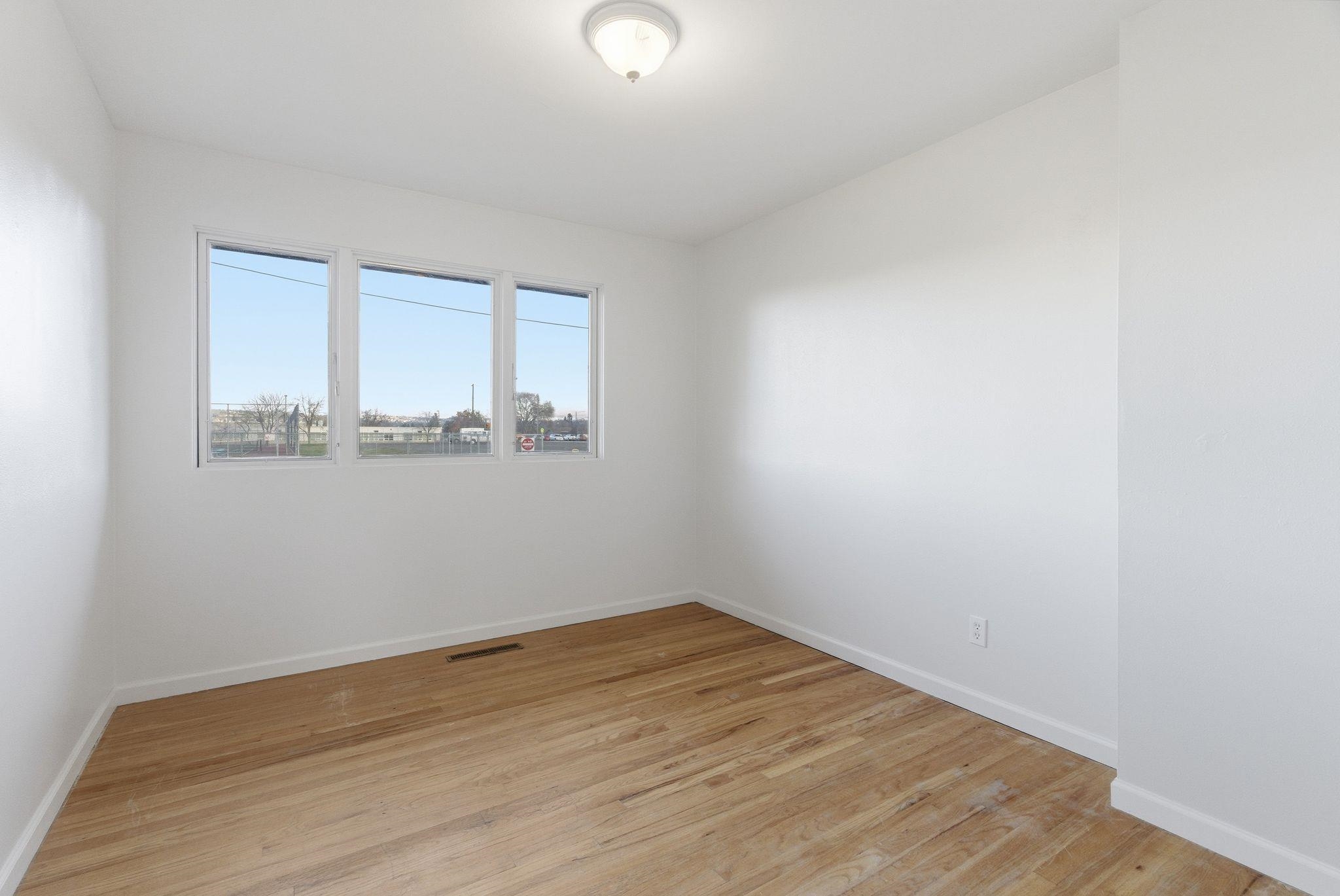7808 E Broadway Ave - Photo 22