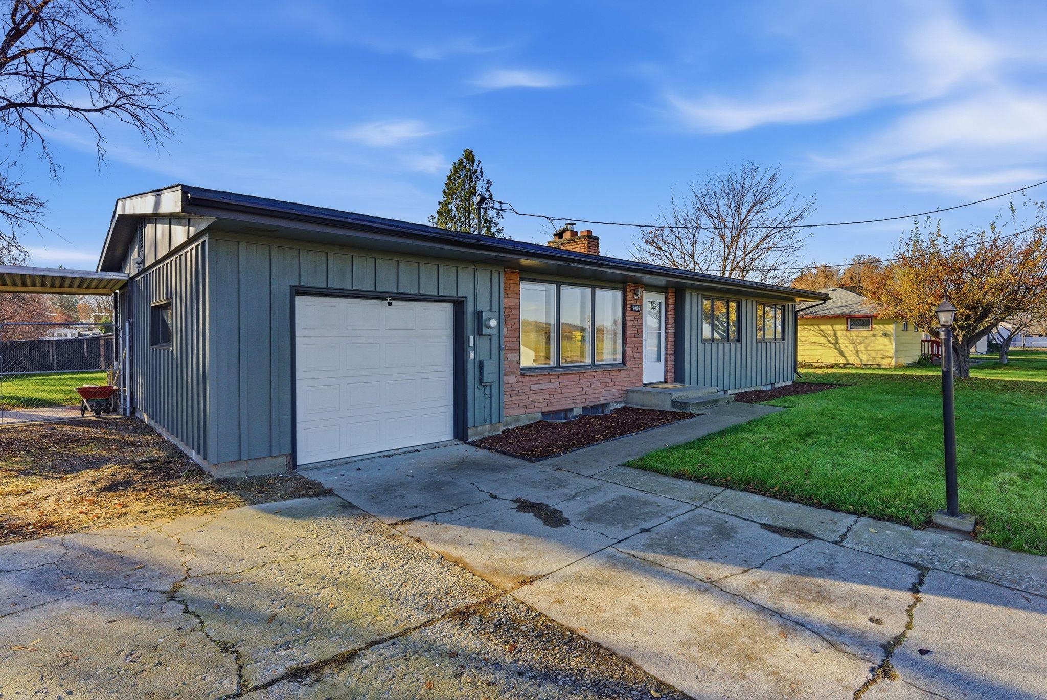 7808 E Broadway Ave - Photo 4