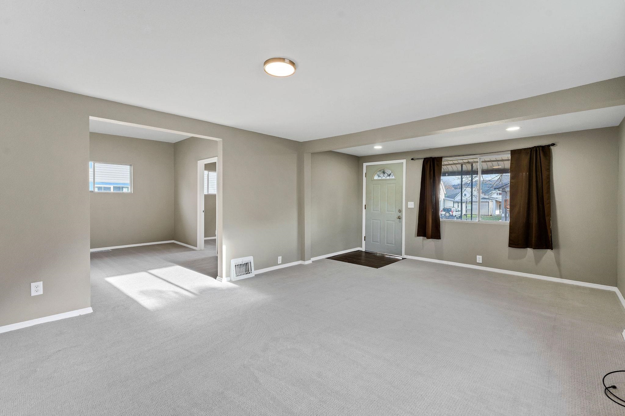 4823 N Lacey St - Photo 3