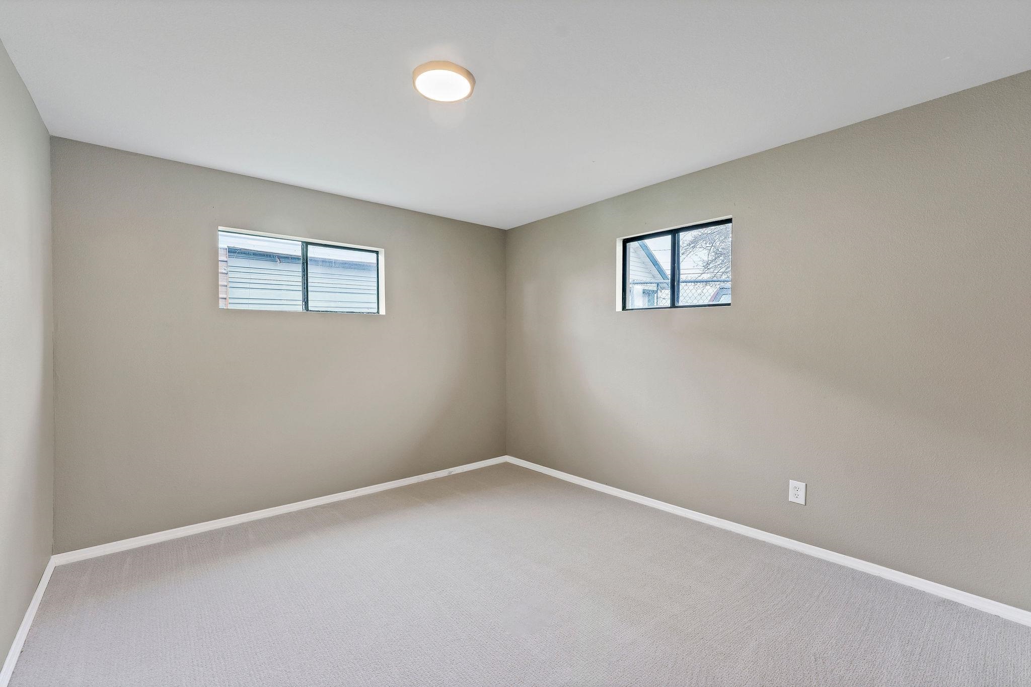 4823 N Lacey St - Photo 9
