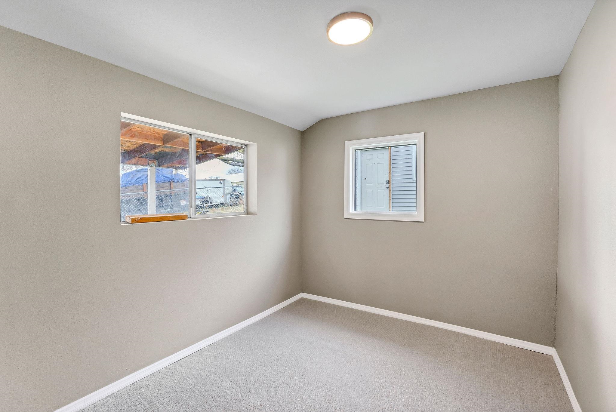 4823 N Lacey St - Photo 10