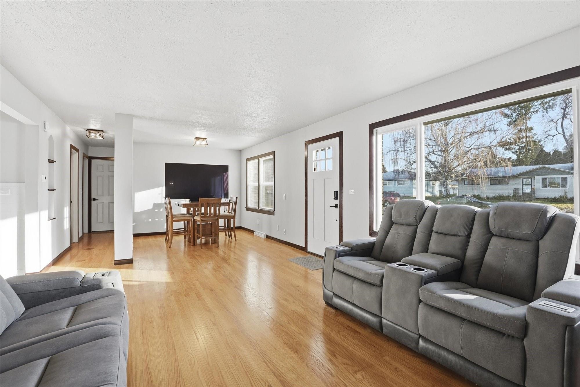10811 E 7th Ave - Photo 5