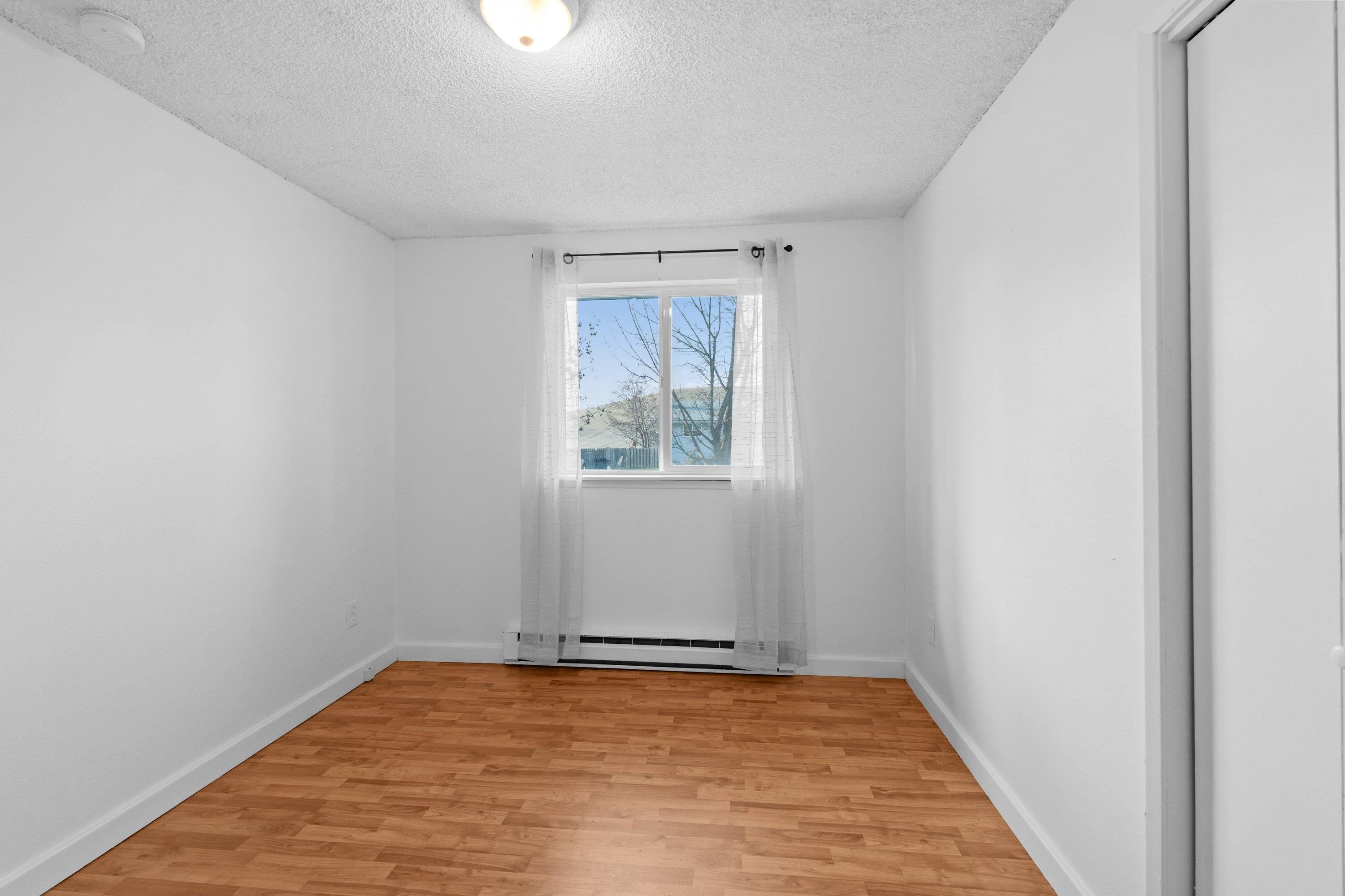 305 Holladay Dr - Photo 14