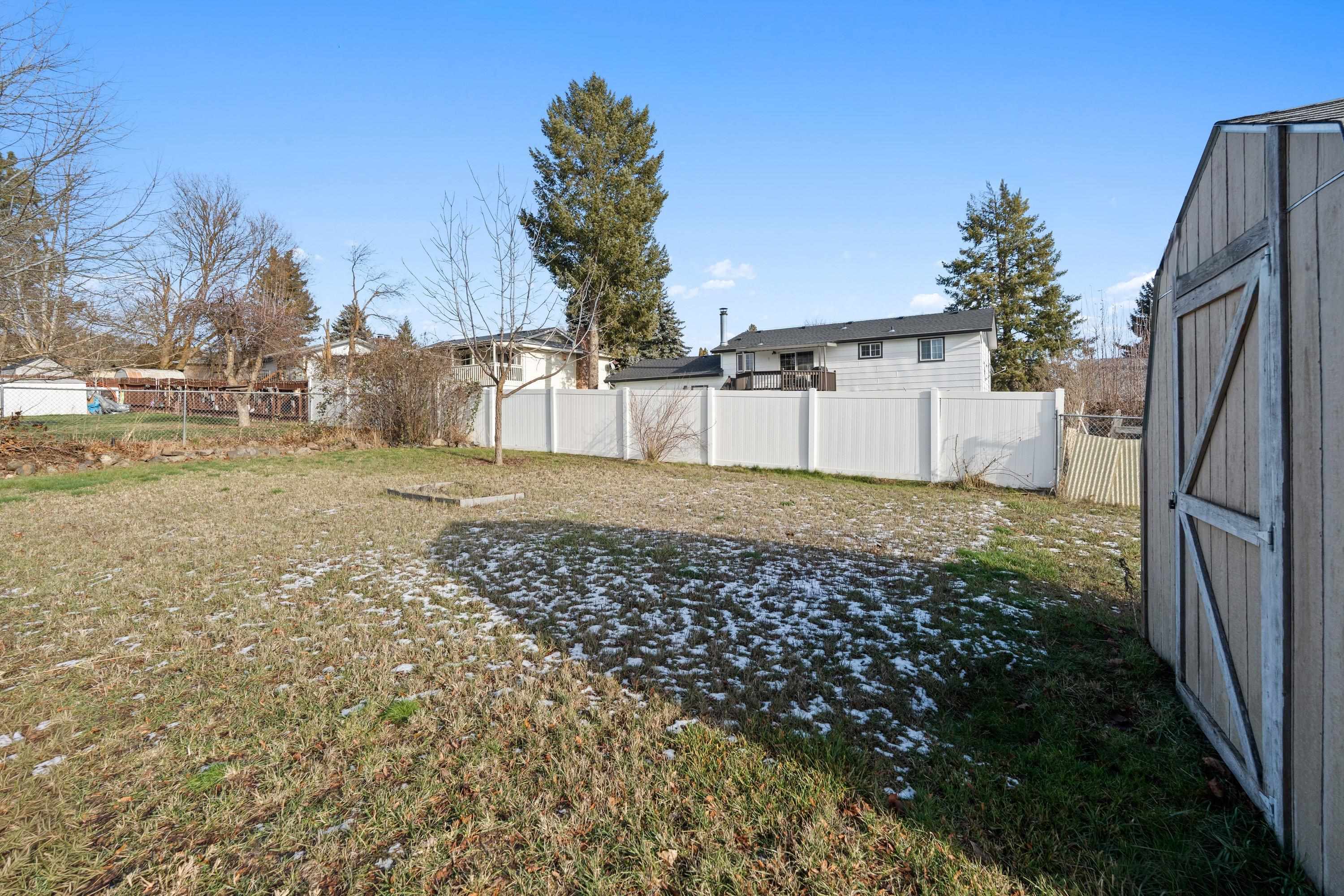 305 Holladay Dr - Photo 20