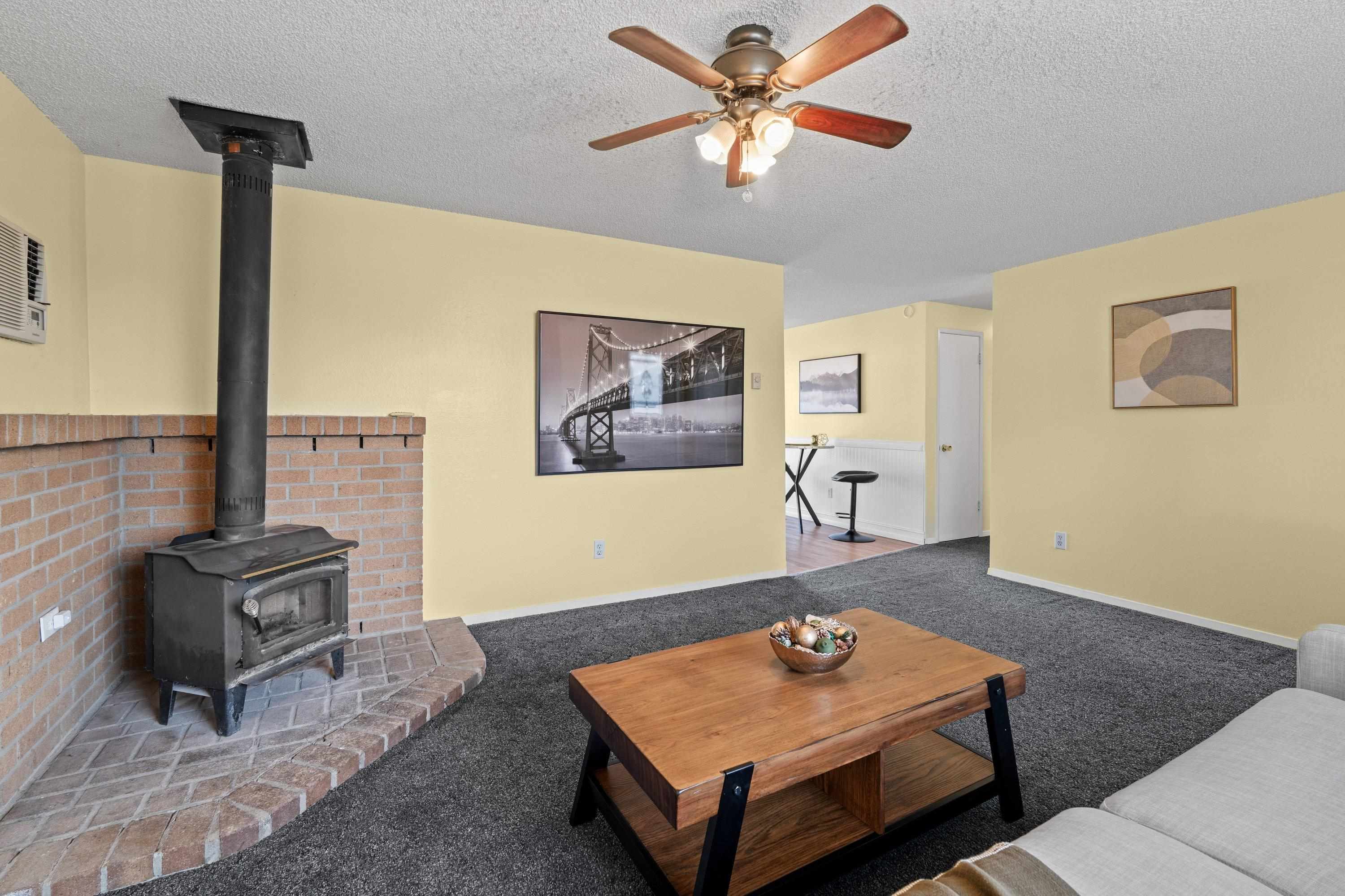 305 Holladay Dr - Photo 3
