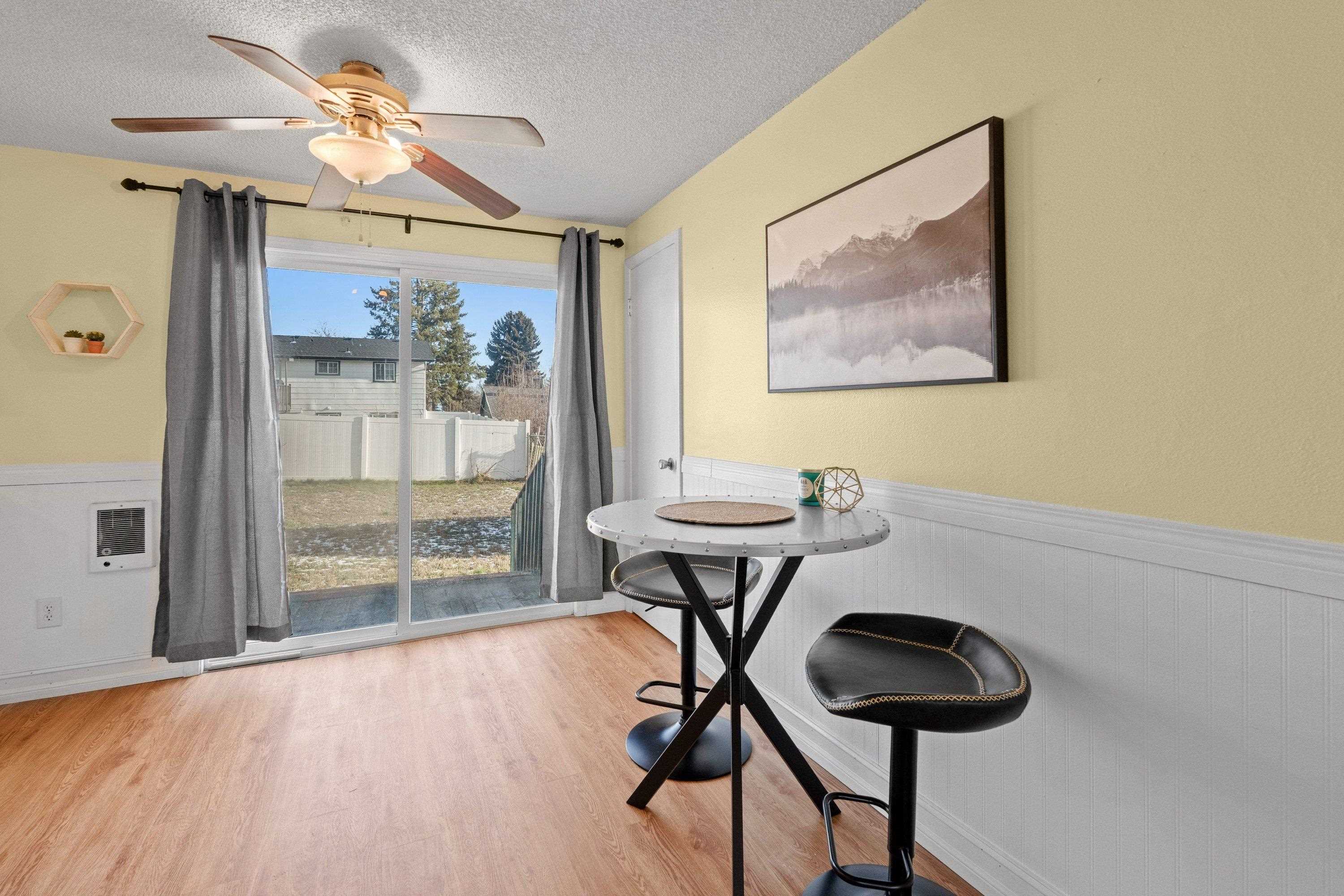 305 Holladay Dr - Photo 6