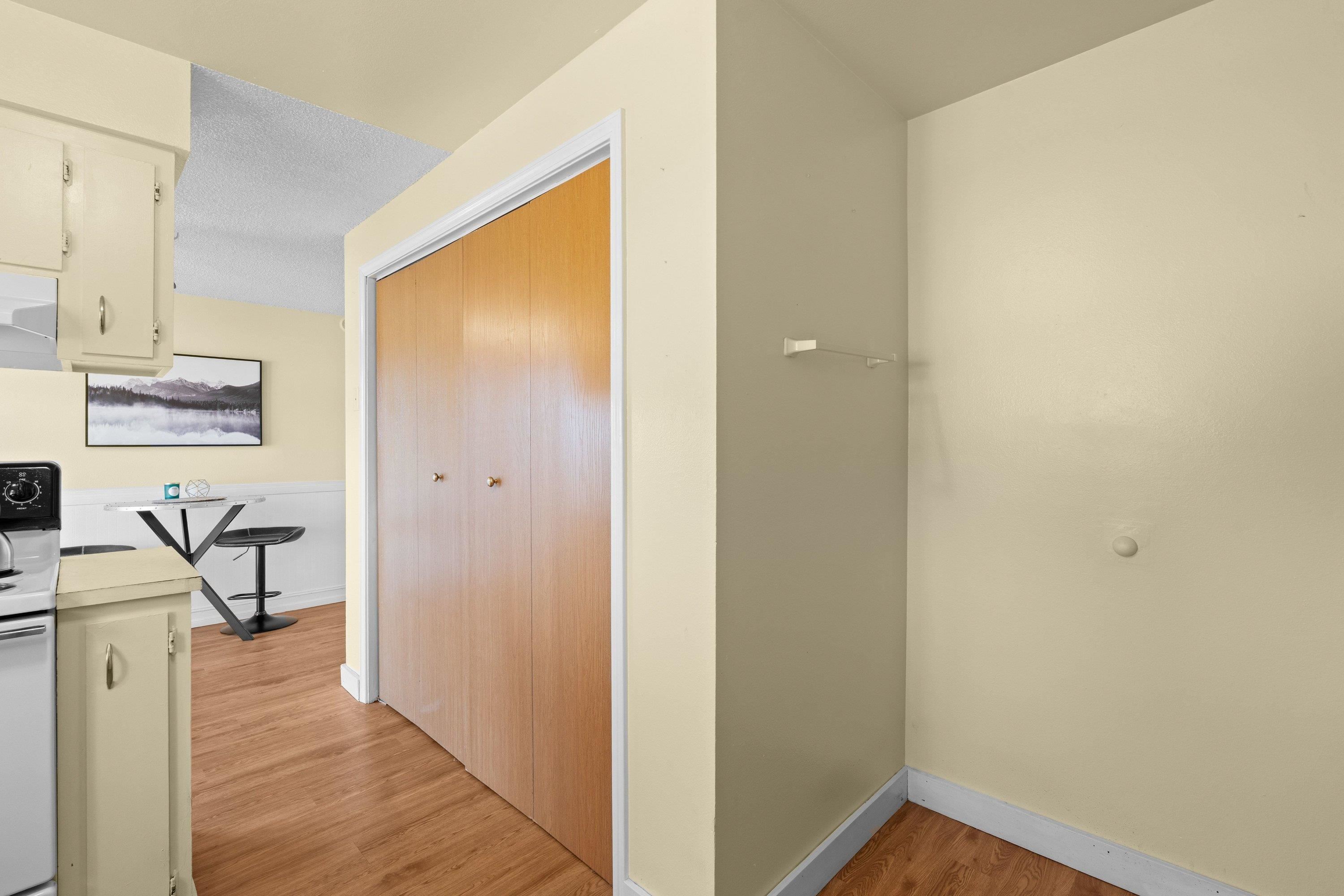 305 Holladay Dr - Photo 8