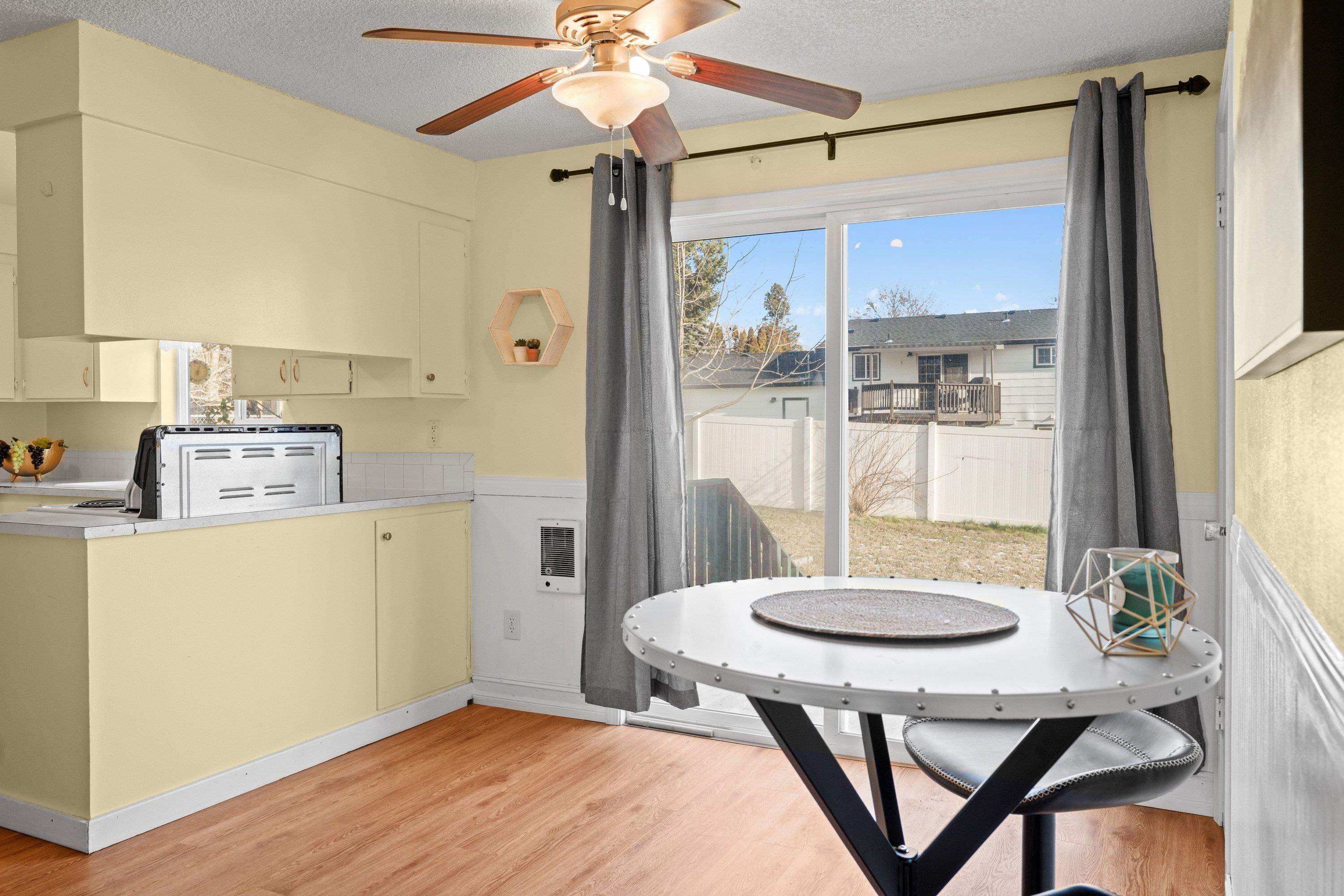 305 Holladay Dr - Photo 9