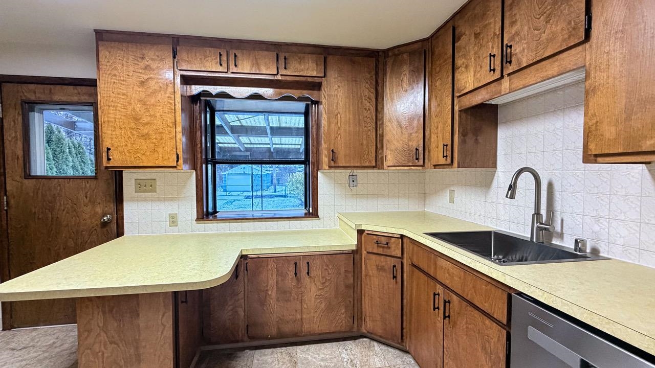 2211 W Wabash Ave - Photo 9