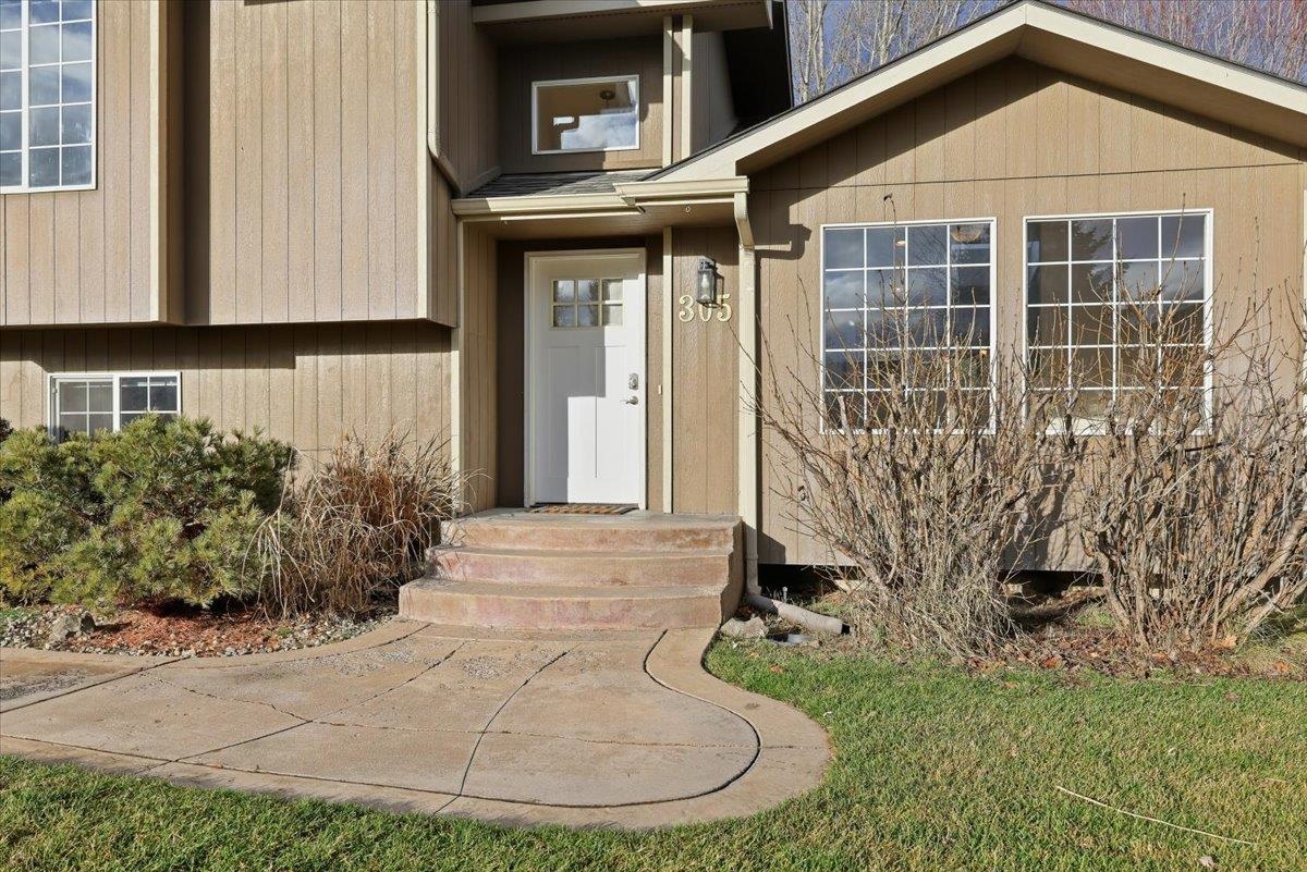 305 E Midway Rd - Photo 3