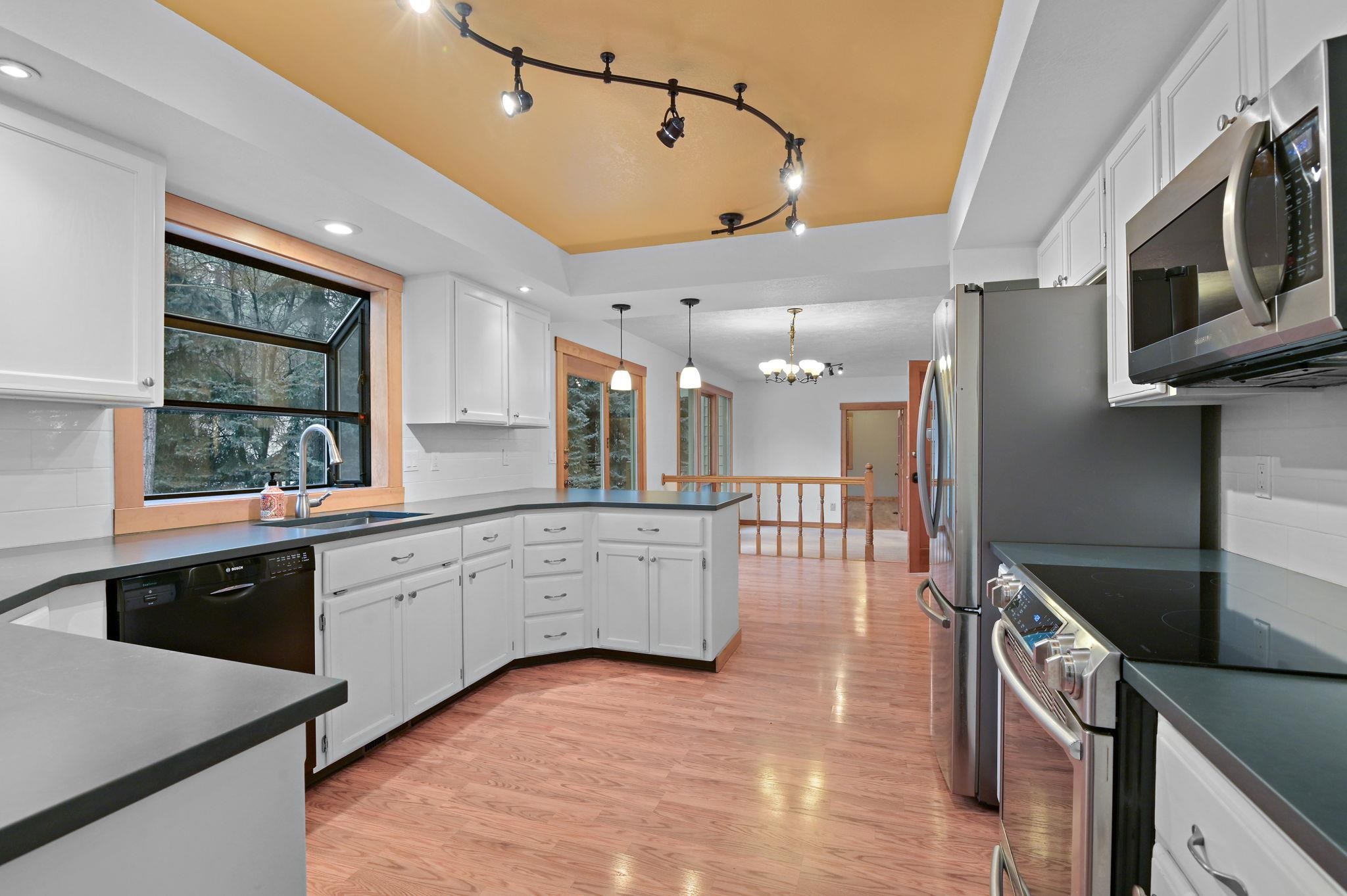 3611 E Pine Needle Ave - Photo 11