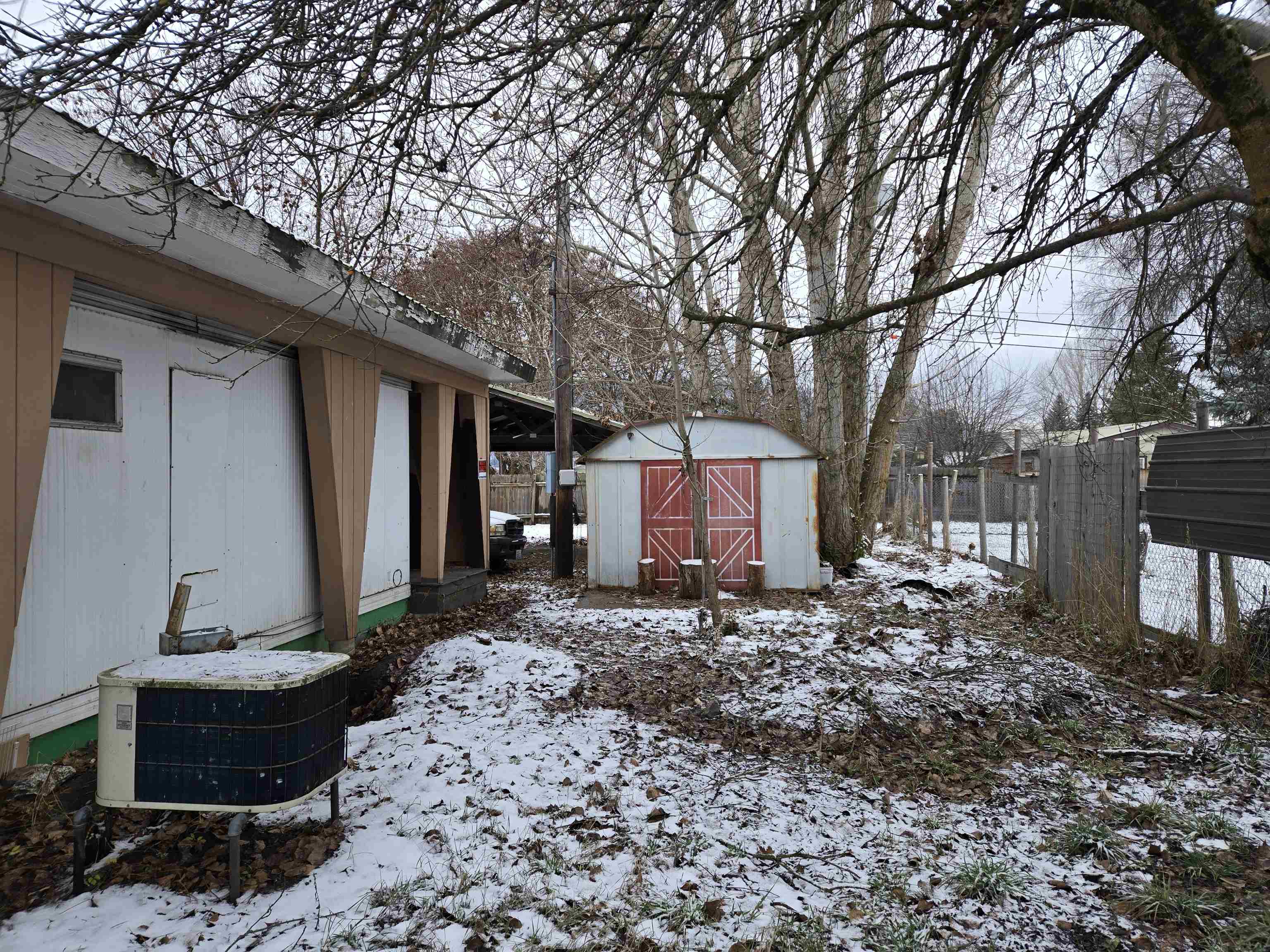 308 S Victoria St - Photo 4