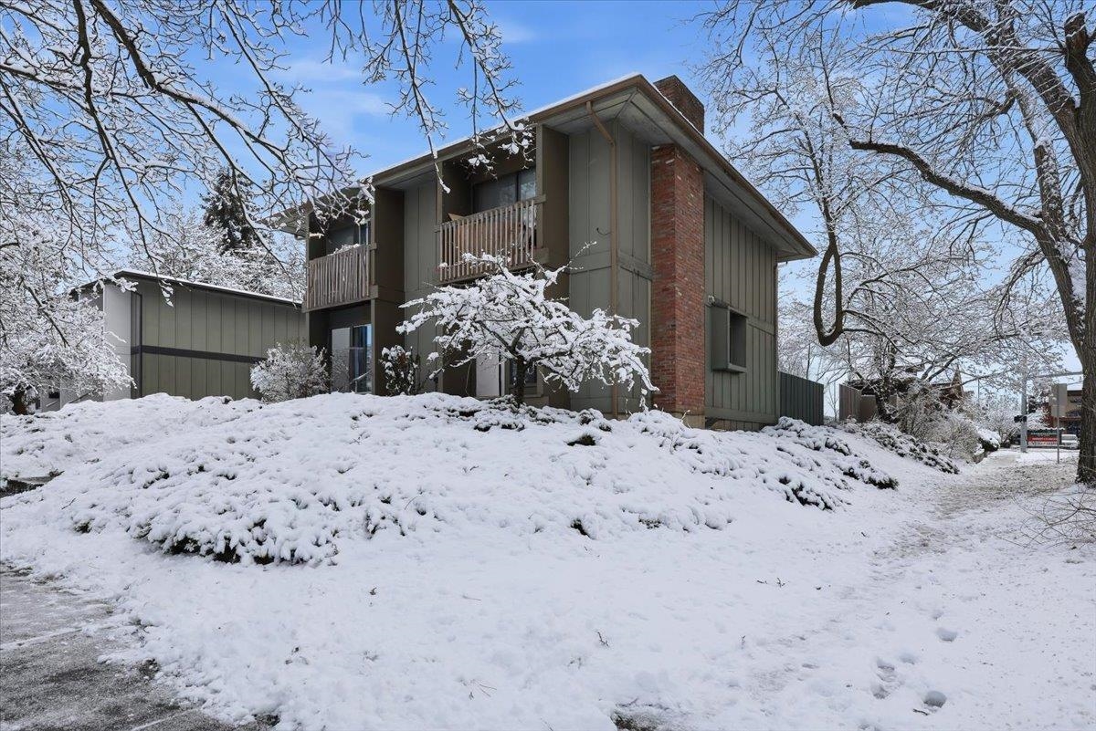 606 E 36th Ave - Photo 2