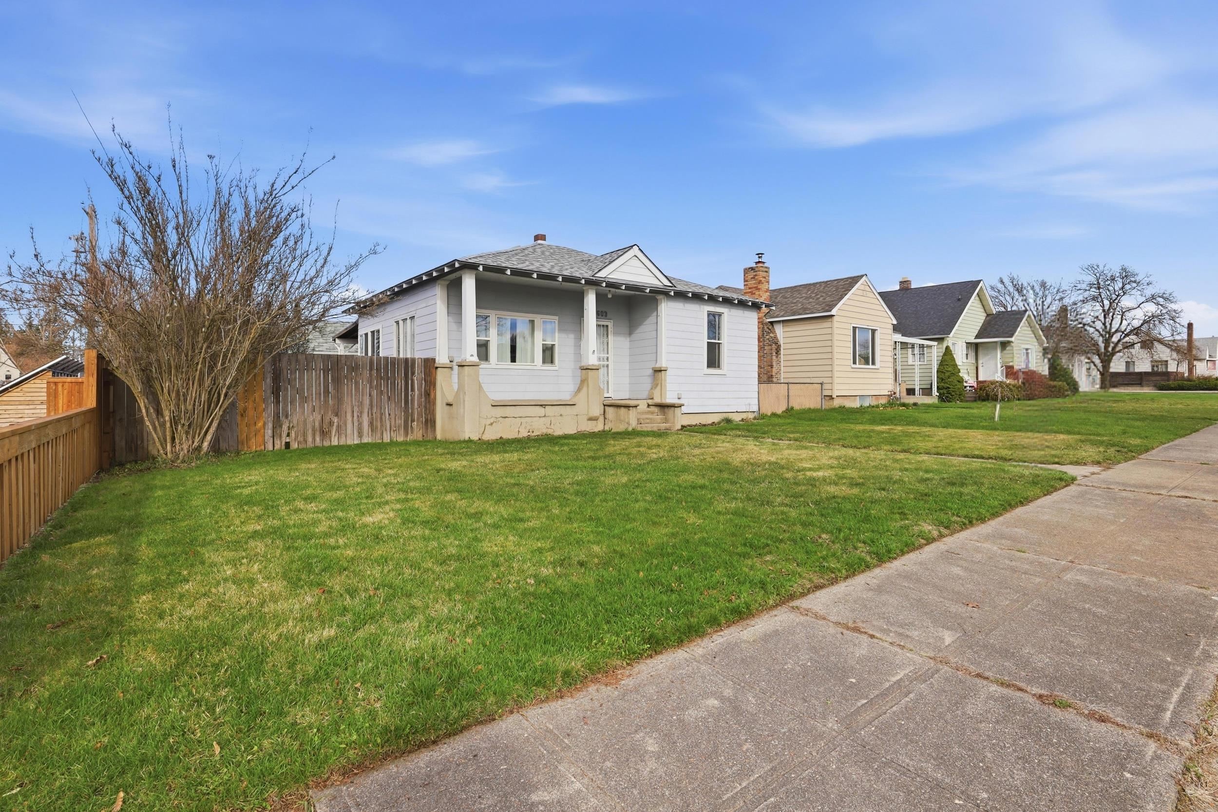 4603 Howard St - Photo 3
