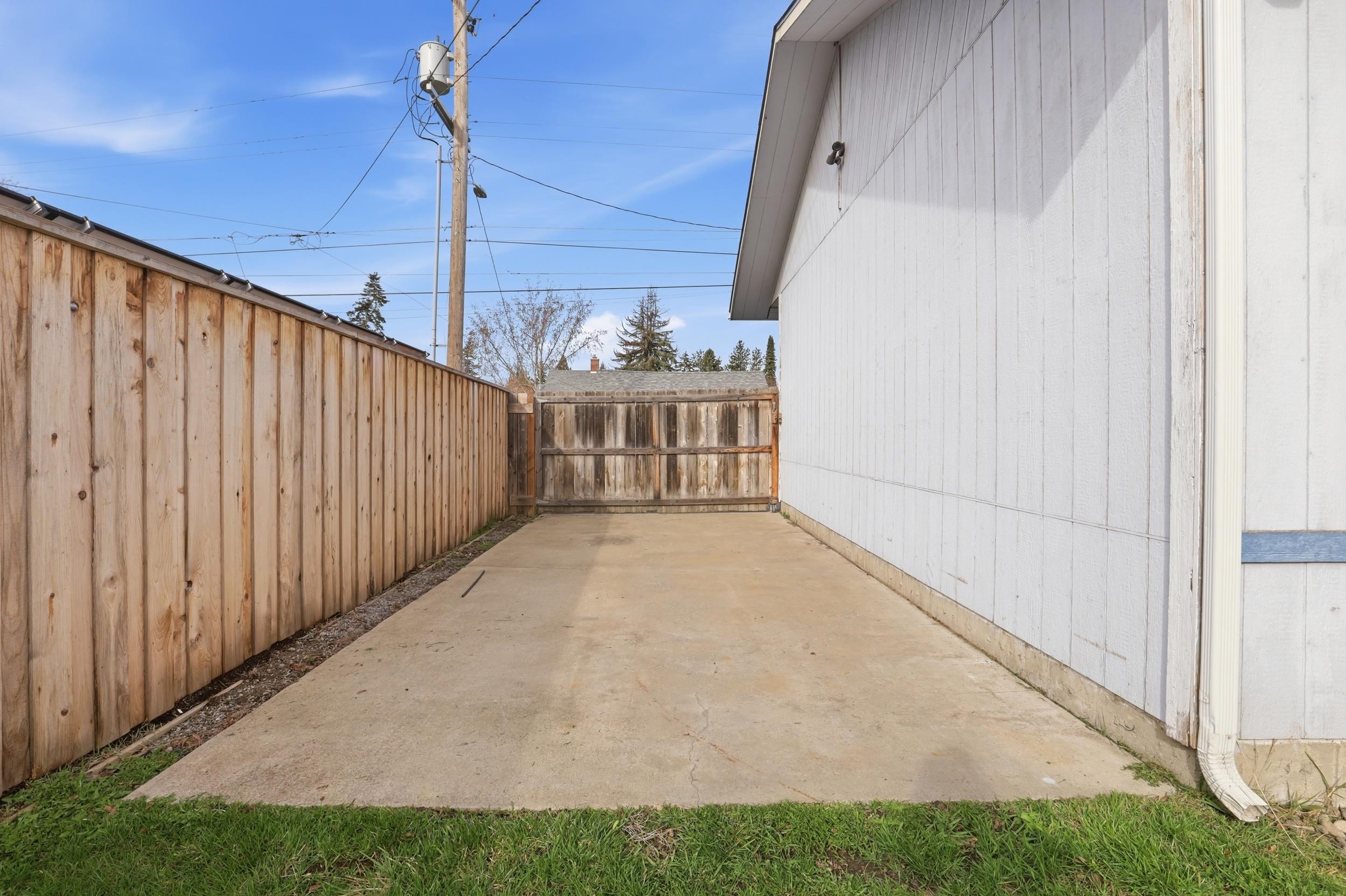 4603 Howard St - Photo 32