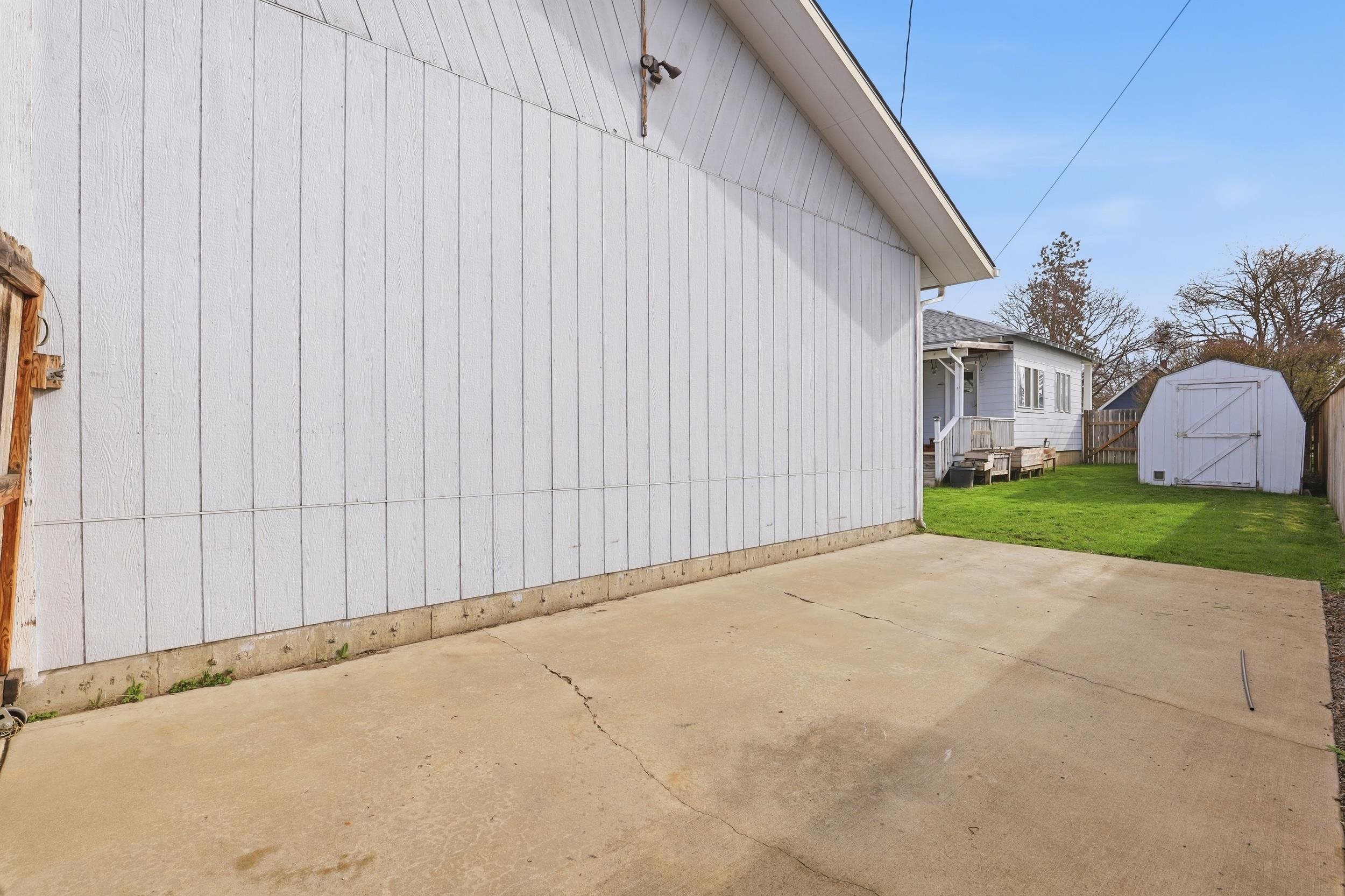 4603 Howard St - Photo 33