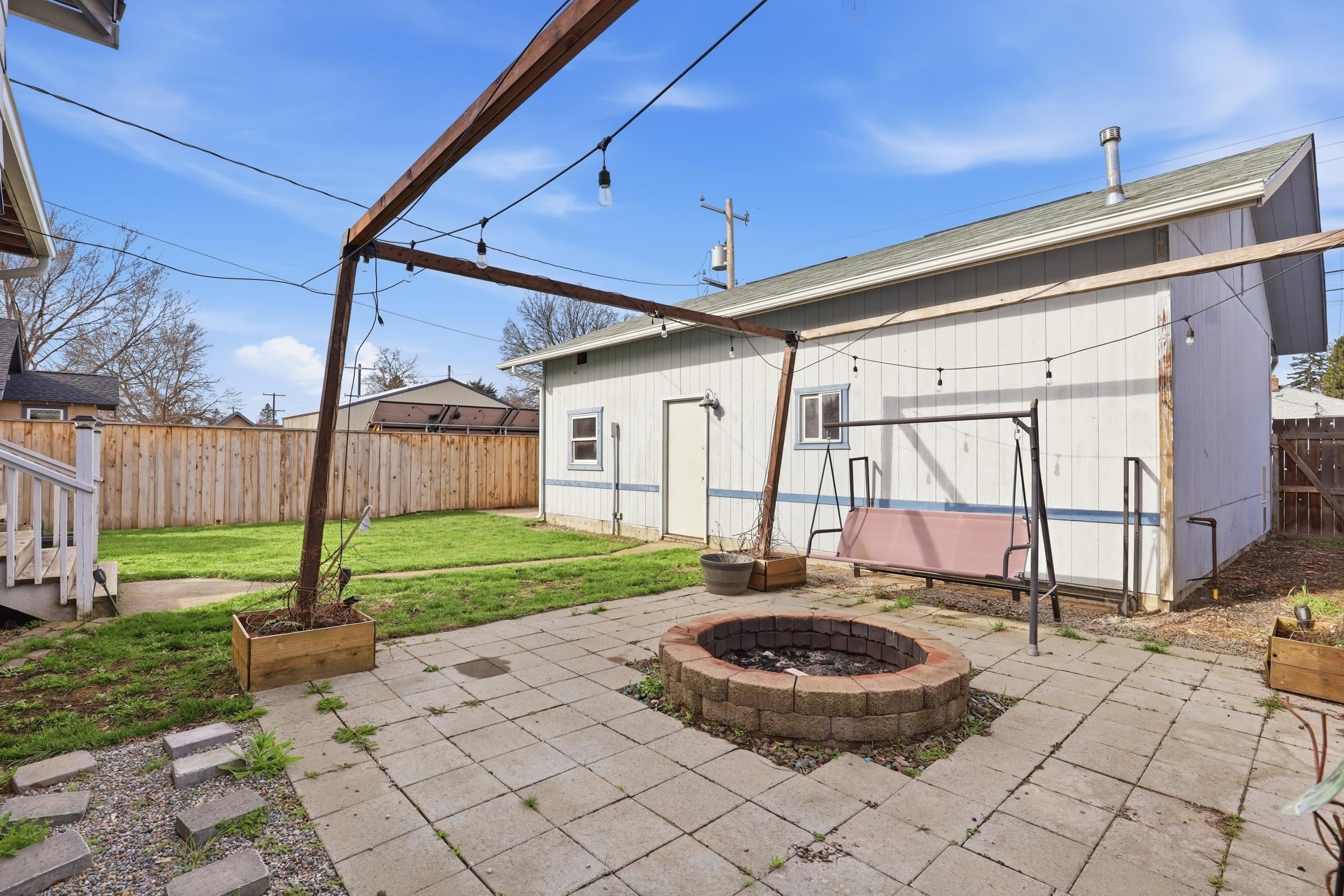4603 Howard St - Photo 35