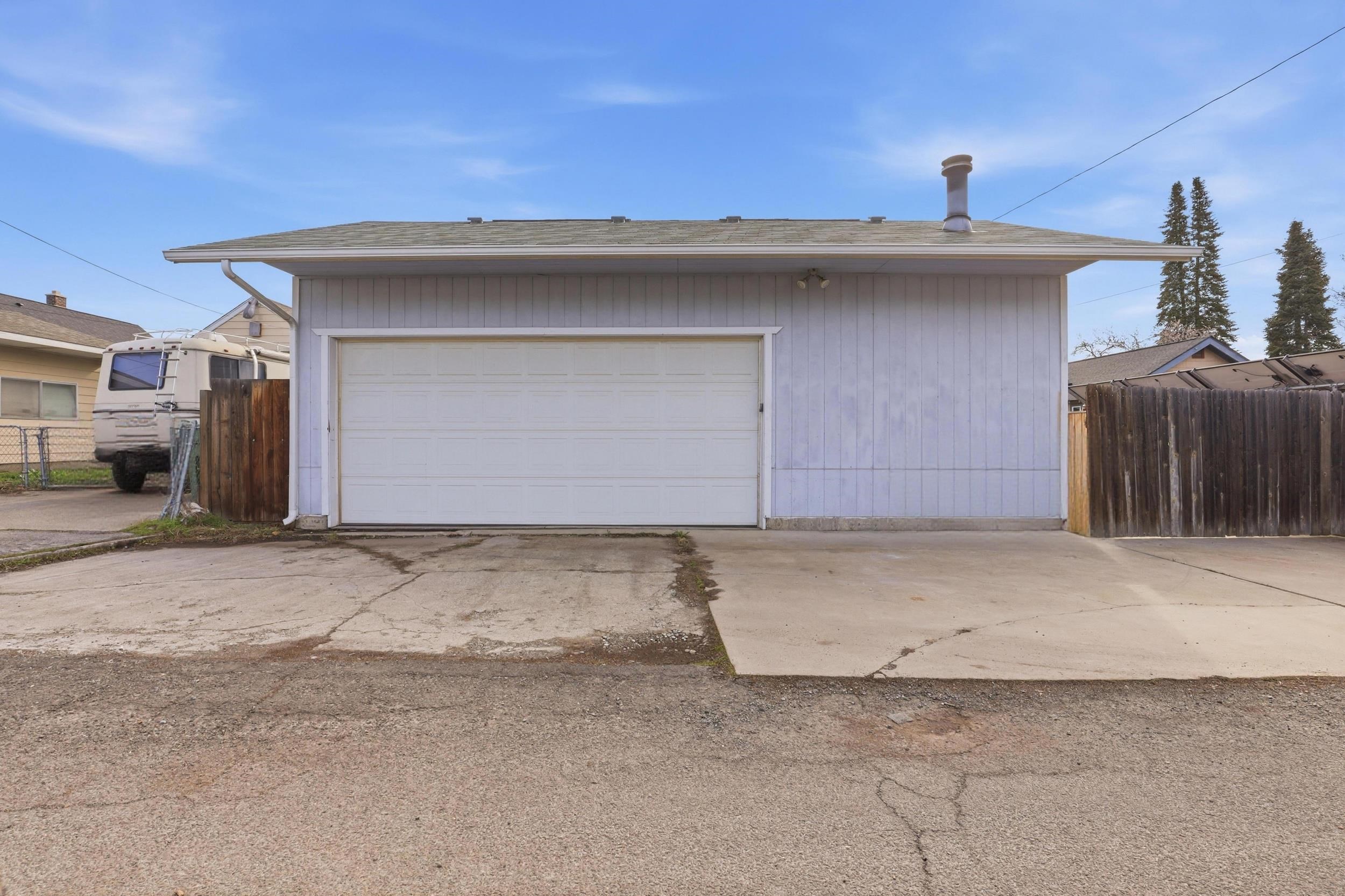 4603 Howard St - Photo 39