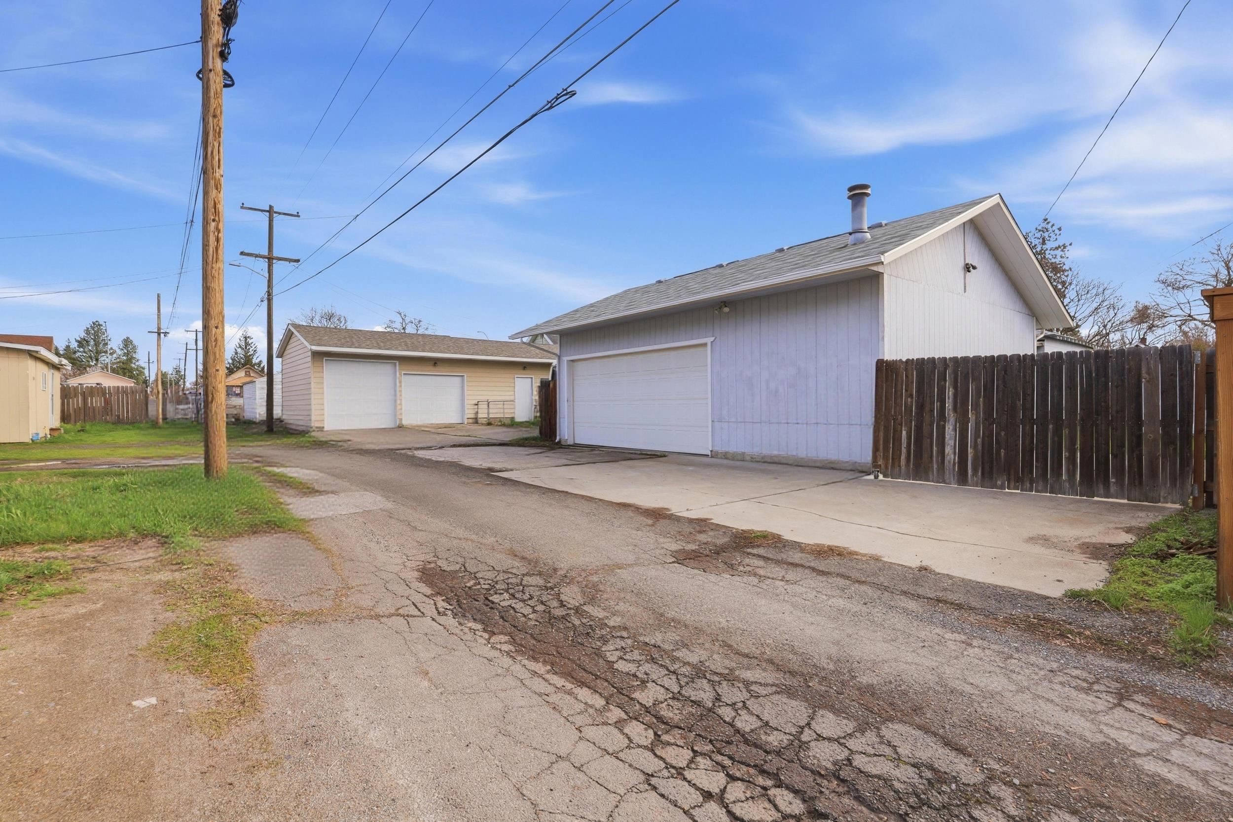 4603 Howard St - Photo 40