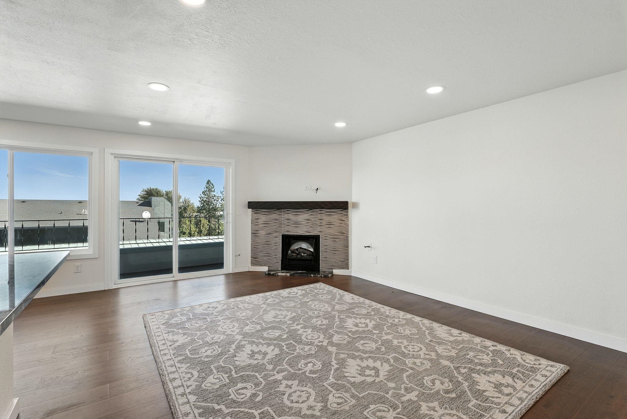 214 W 6th Ave - Photo 12