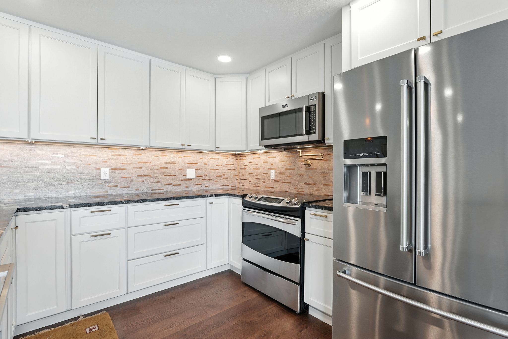 214 W 6th Ave - Photo 22