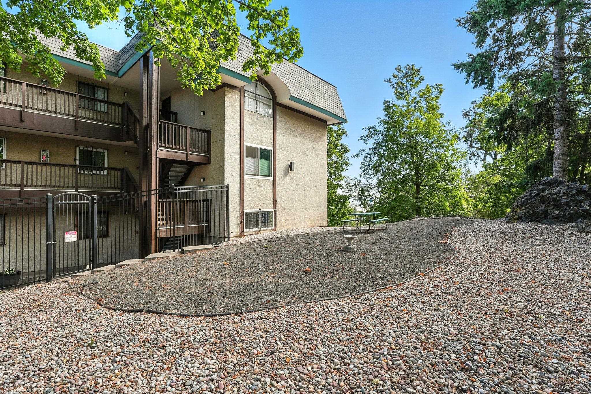 214 W 6th Ave - Photo 4