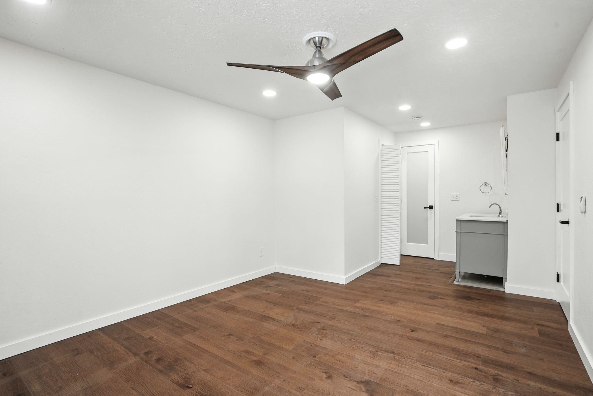 214 W 6th Ave - Photo 34