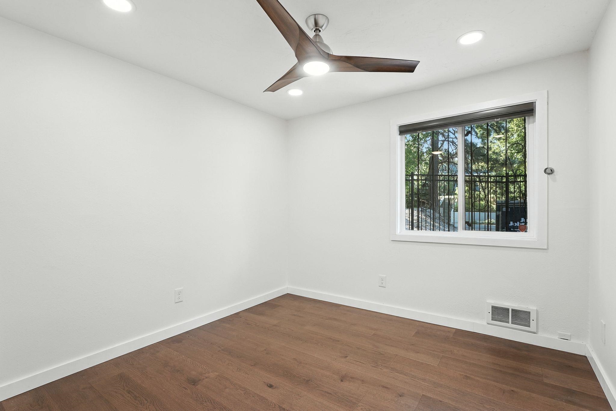 214 W 6th Ave - Photo 38