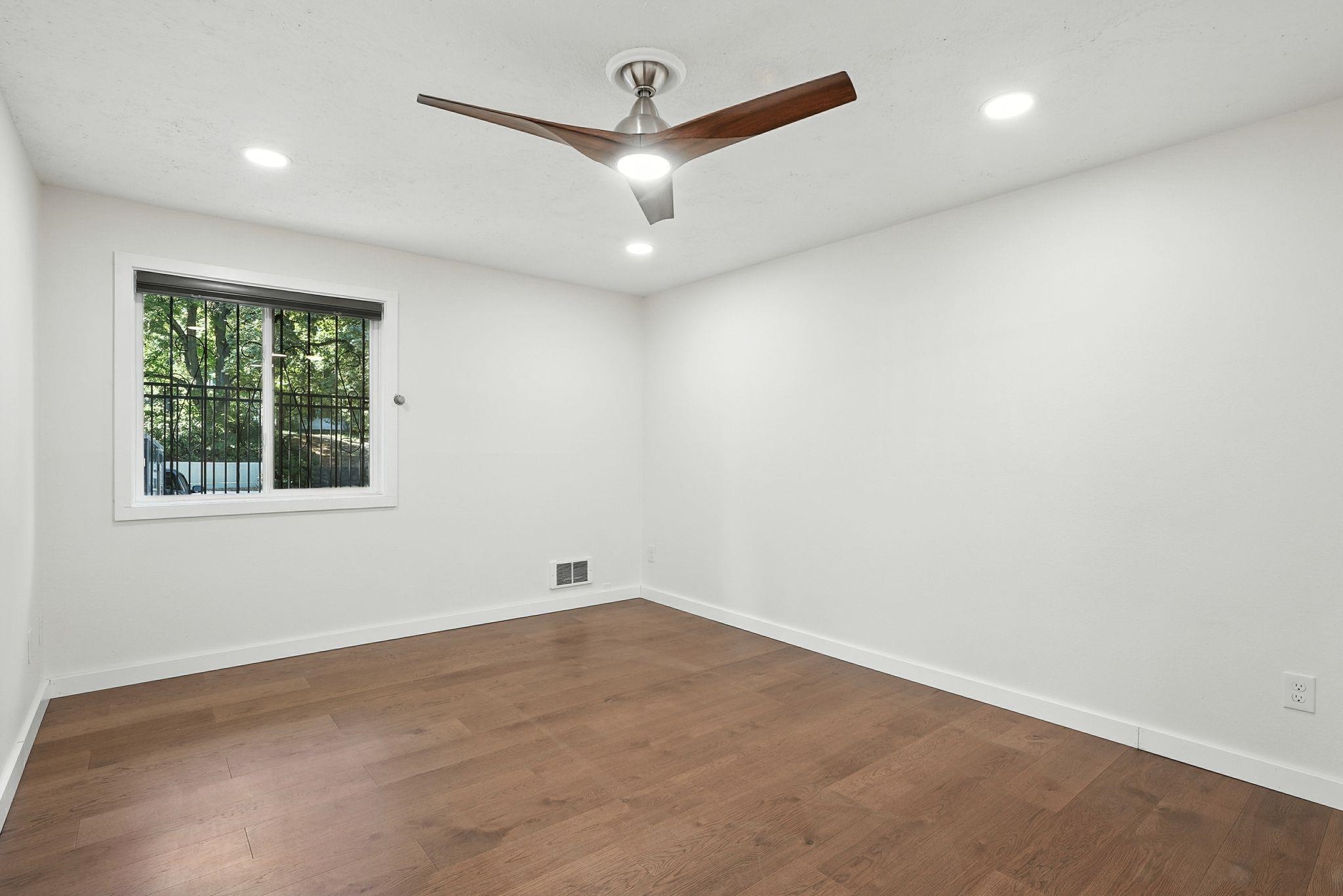 214 W 6th Ave - Photo 42