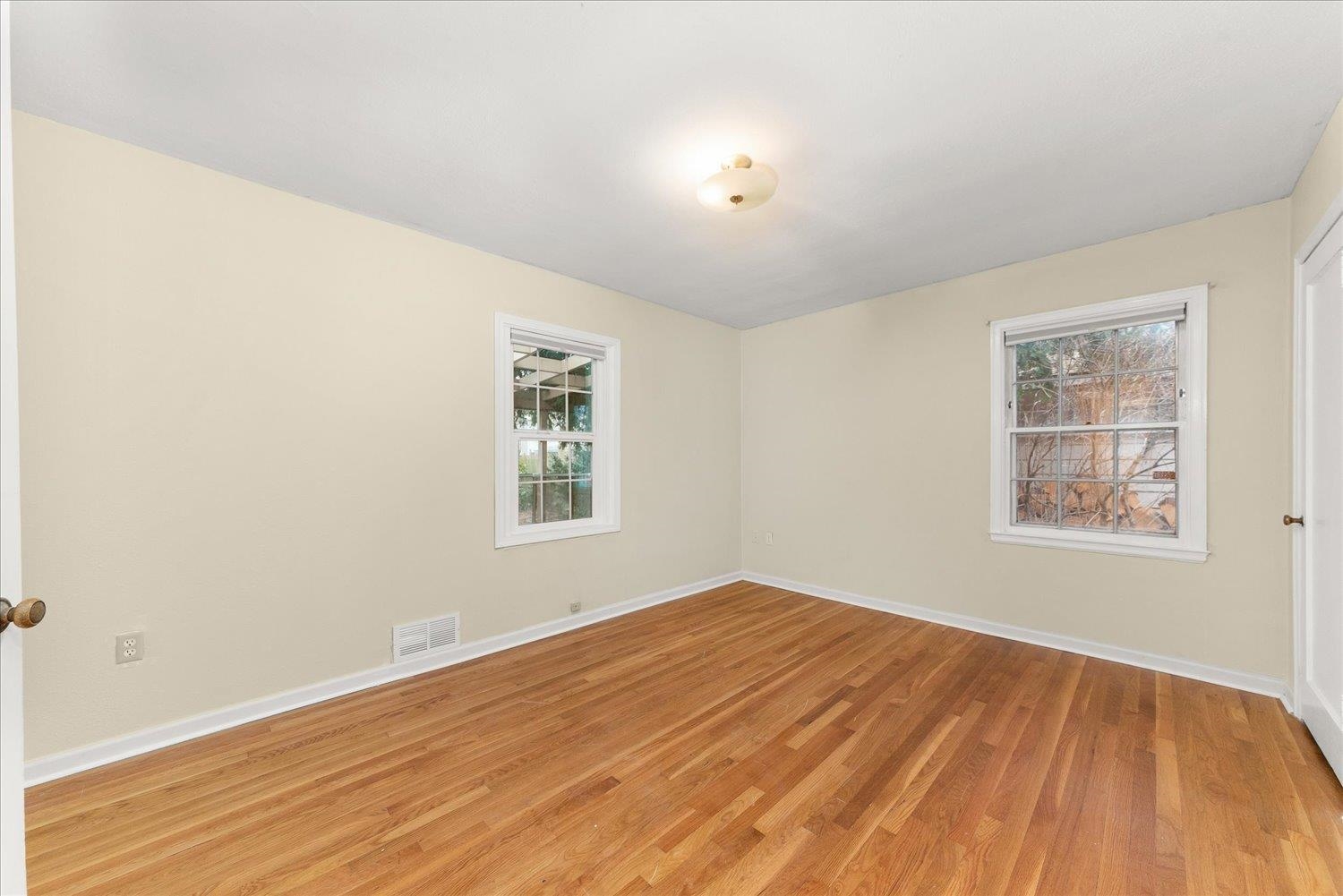 1118 E 28th Ave - Photo 23